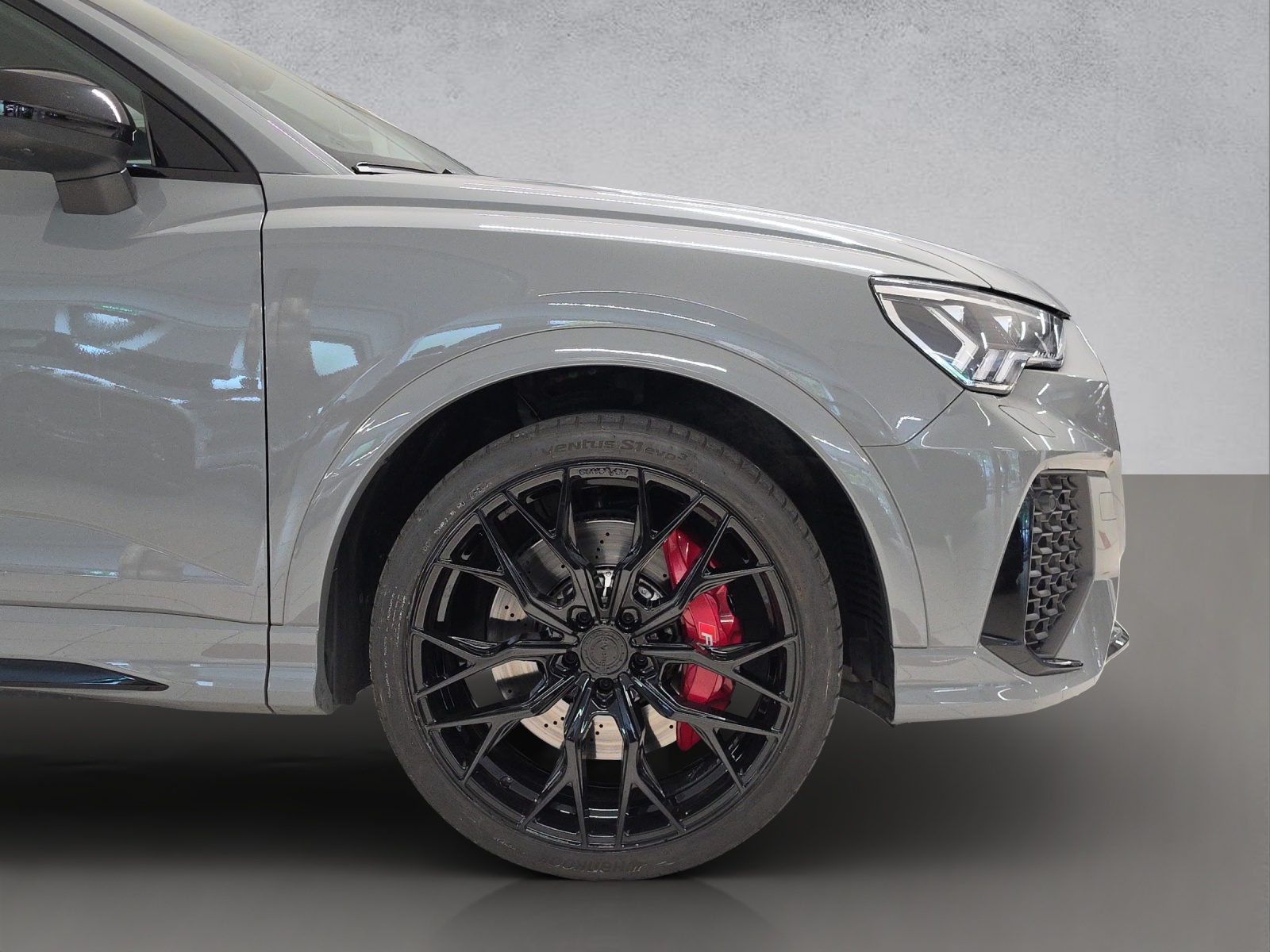 AUDI RS Q3 Sportback quattro S tronic-image-7