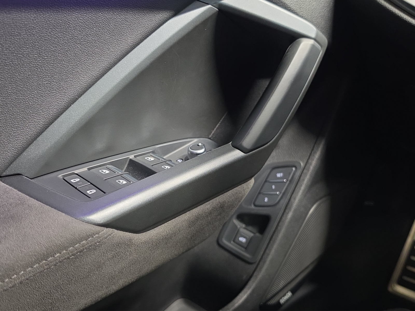 AUDI RS Q3 Sportback quattro S tronic-image-12