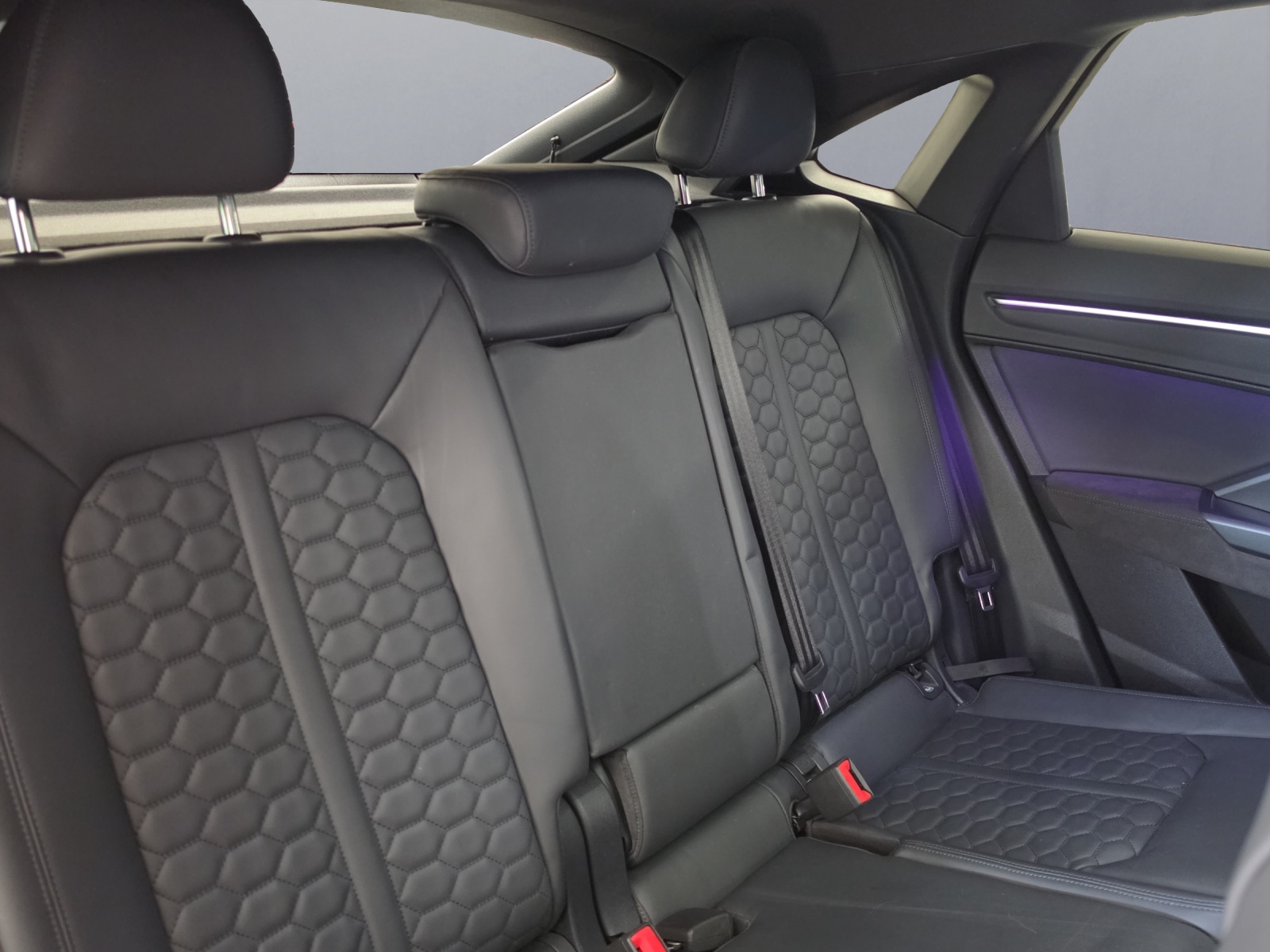 AUDI RS Q3 Sportback quattro S tronic-image-9