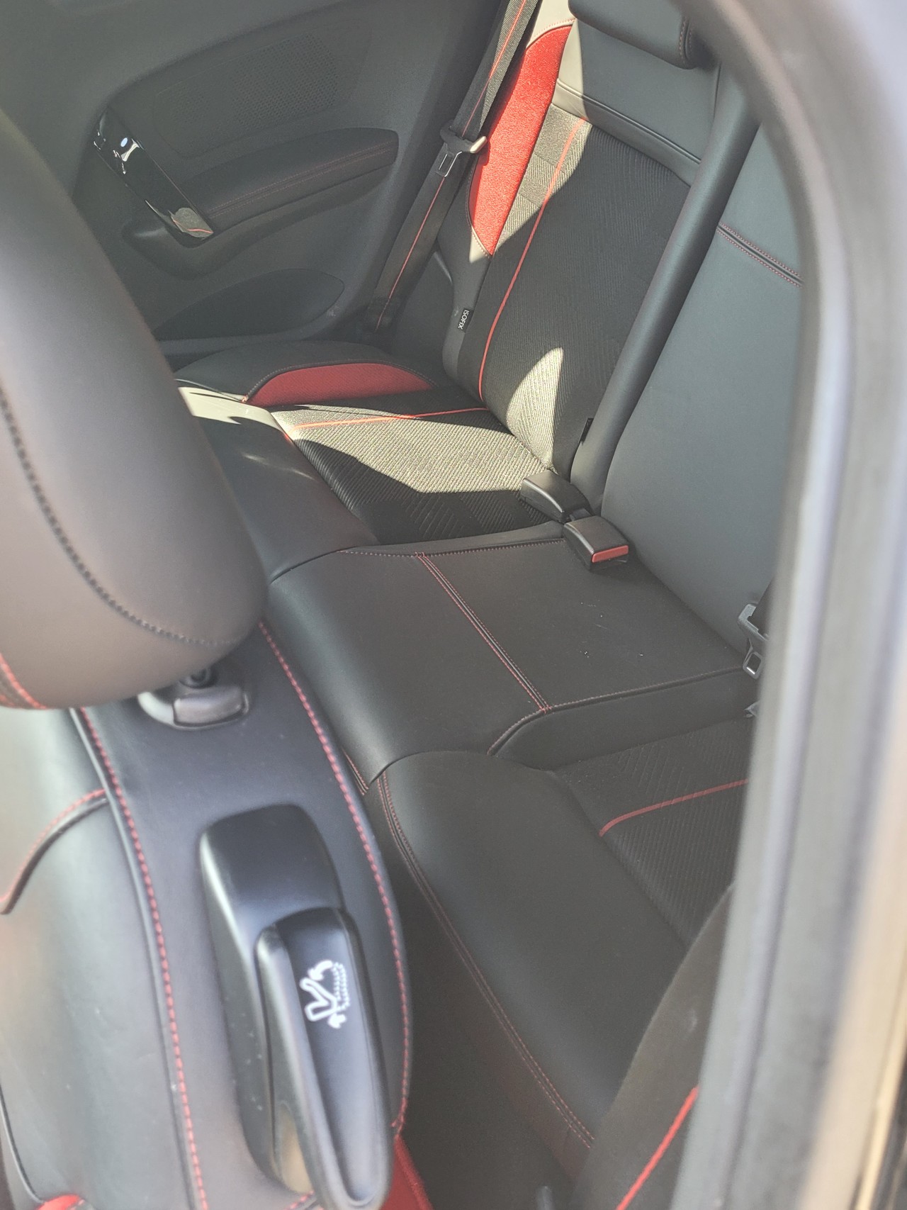 PEUGEOT 208 1.6 Turbo GTi-image-8