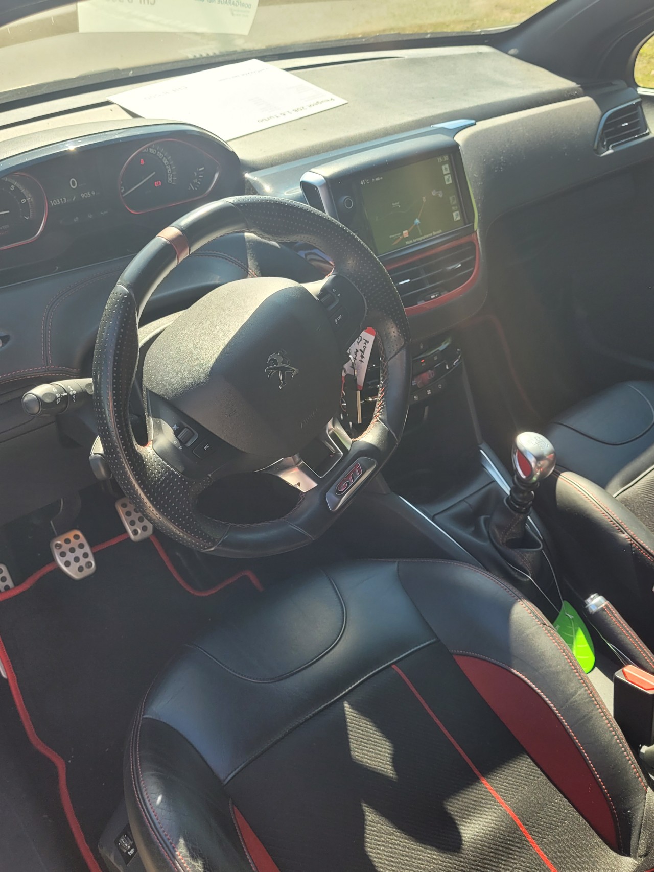 PEUGEOT 208 1.6 Turbo GTi-image-6