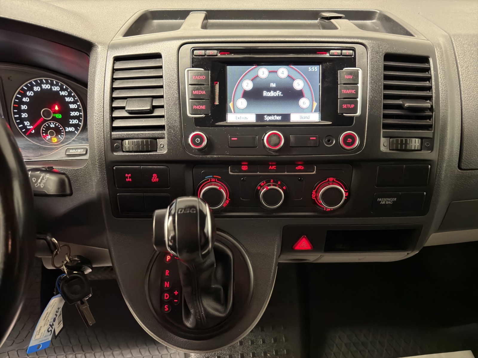 VW T5 2.0 Bi-TDI 4Motion DSG-image-9