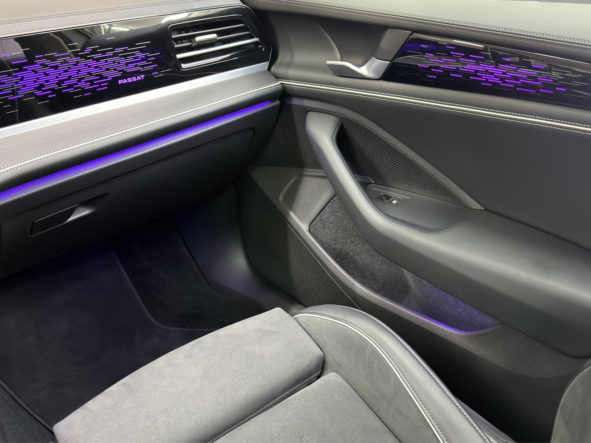 VW Passat Variant 2.0 TDI evo Elegance DSG-image-35