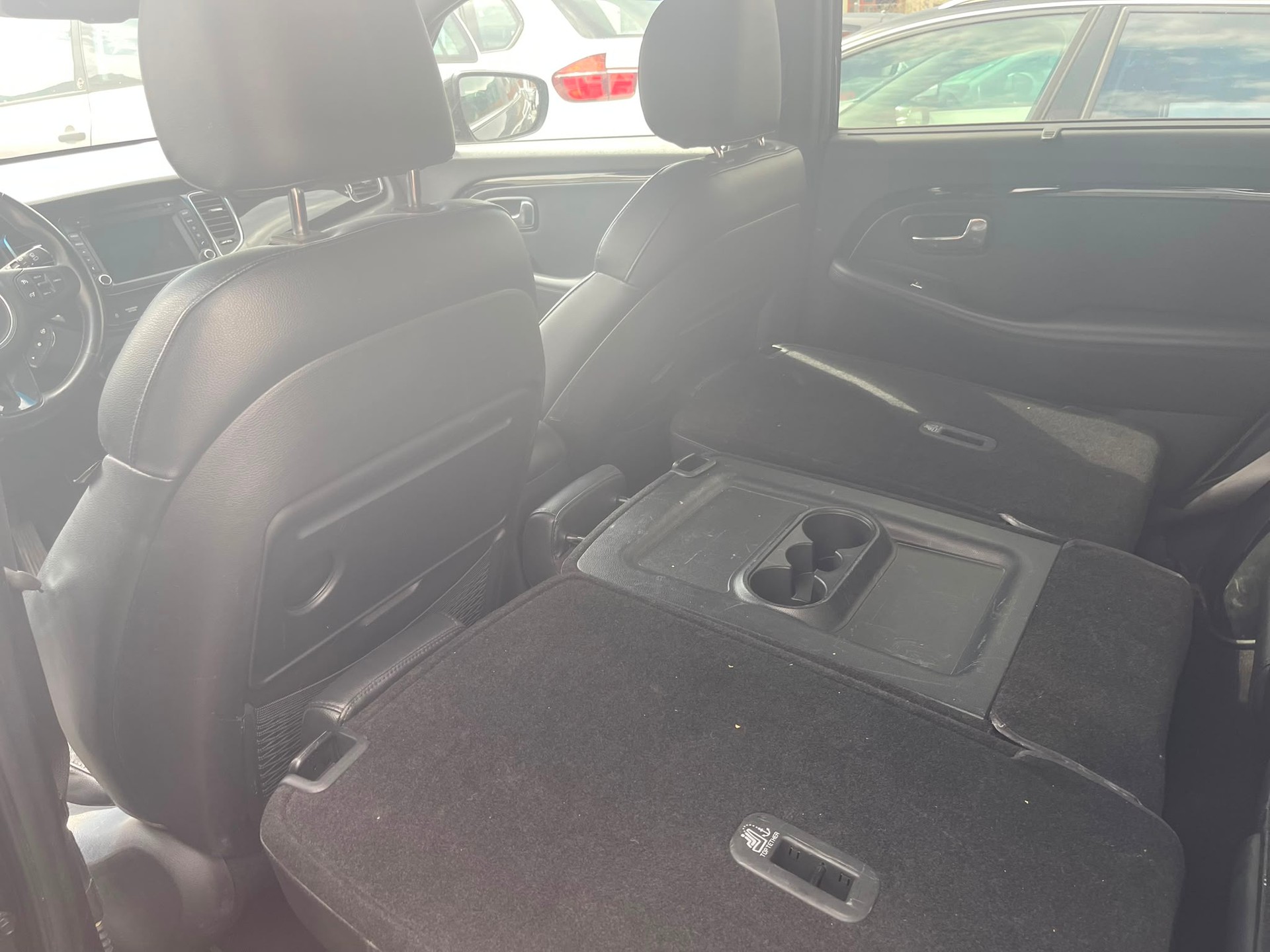 KIA Carens 1.7 CRDi Trend-image-8