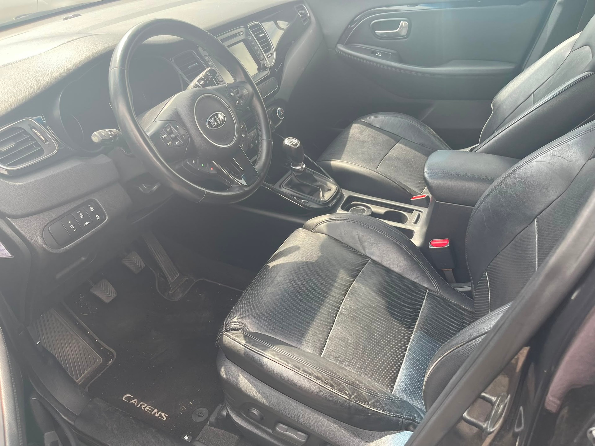 KIA Carens 1.7 CRDi Trend-image-15