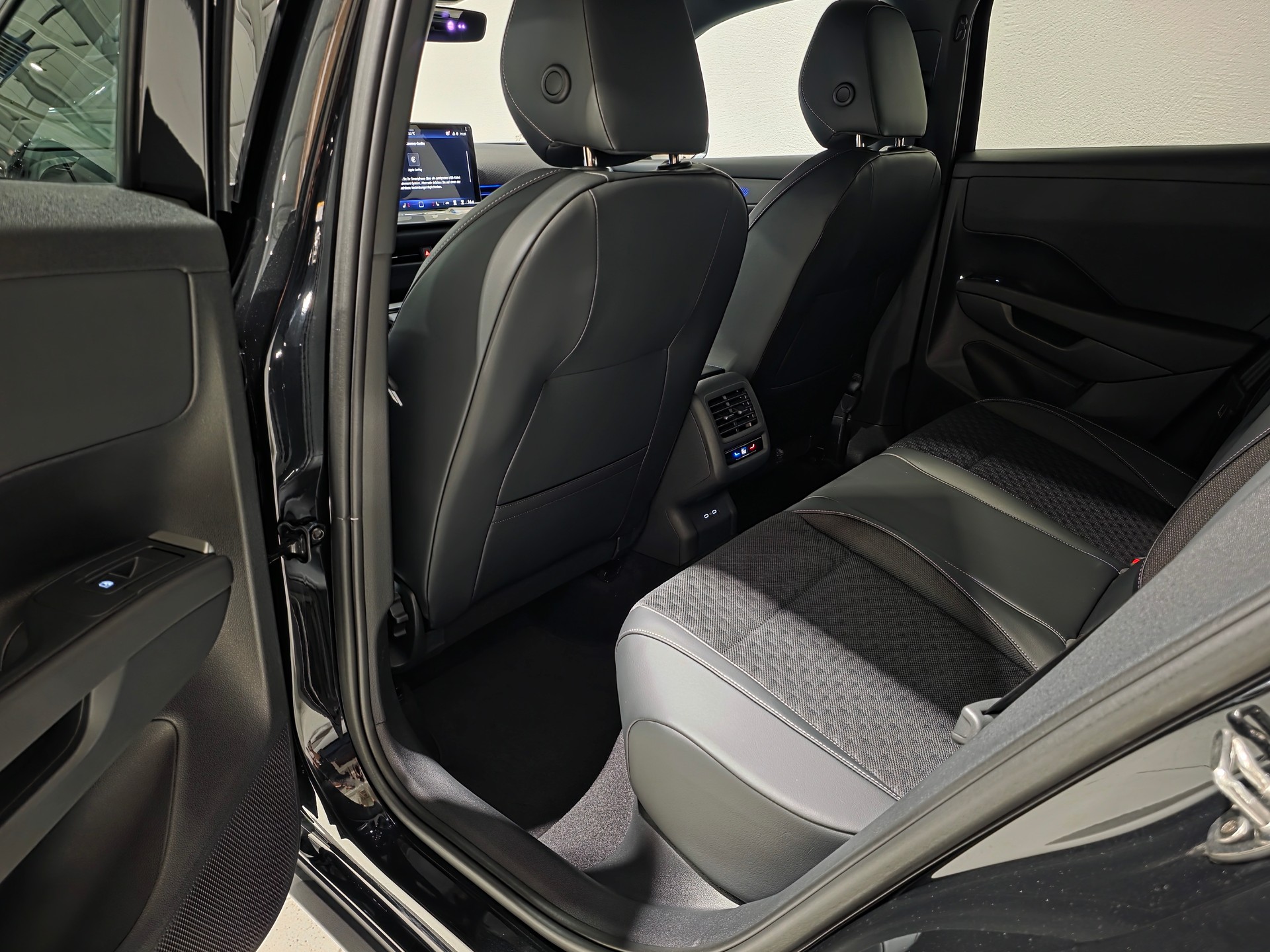 VW T-Roc 1.5 eTSI mHEV R-Line DSG-image-20