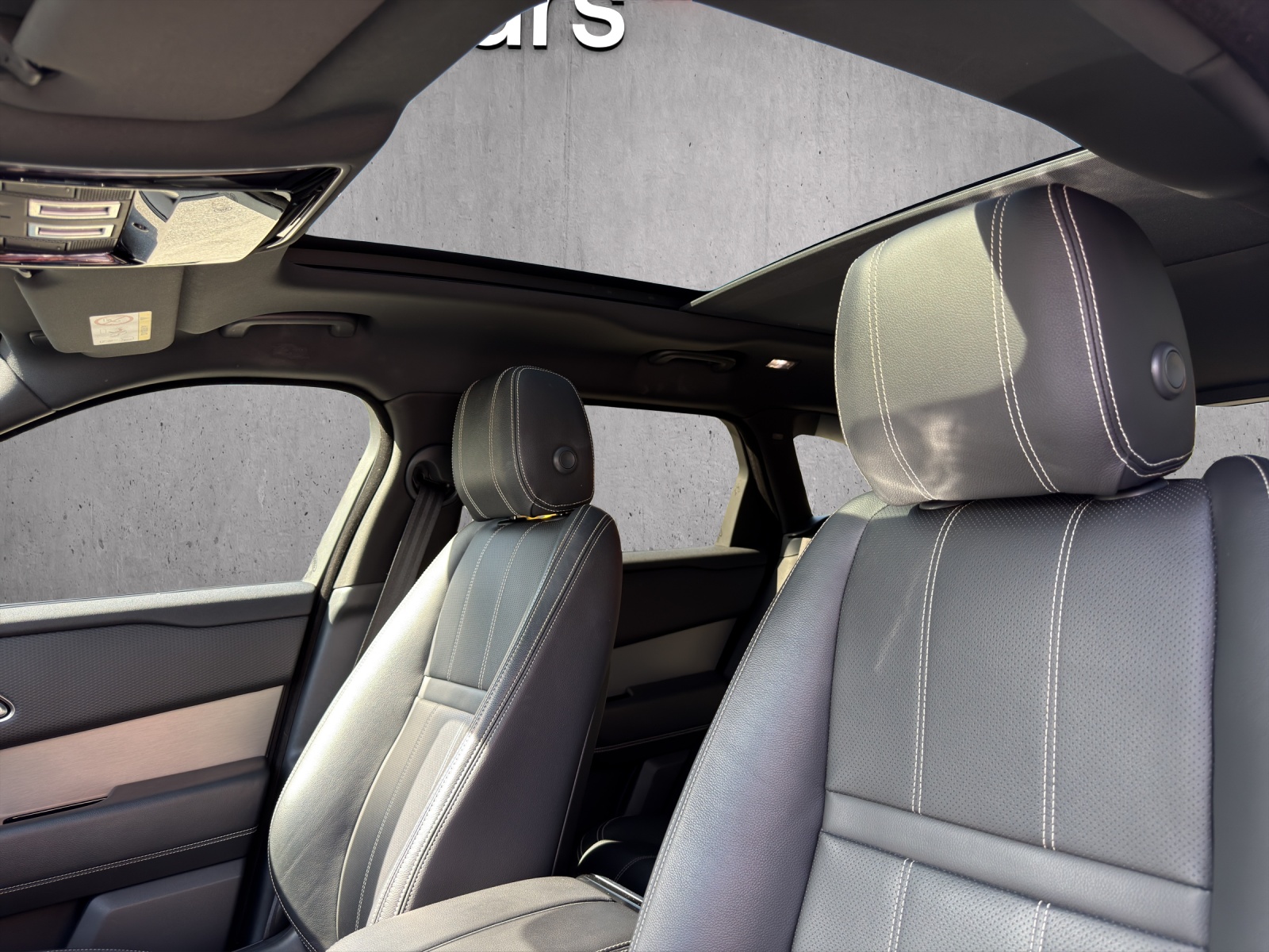 LAND ROVER Range Rover Velar R-Dynamic D 300 S Automatic-image-13
