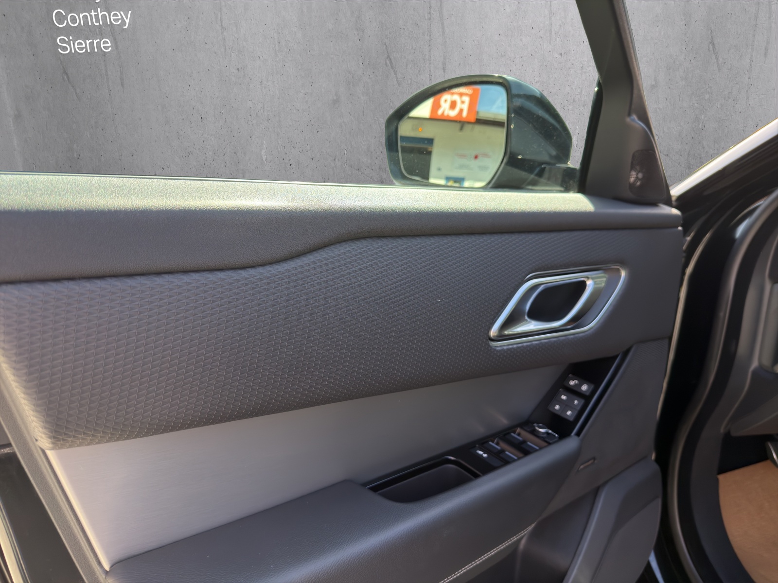LAND ROVER Range Rover Velar R-Dynamic D 300 S Automatic-image-7