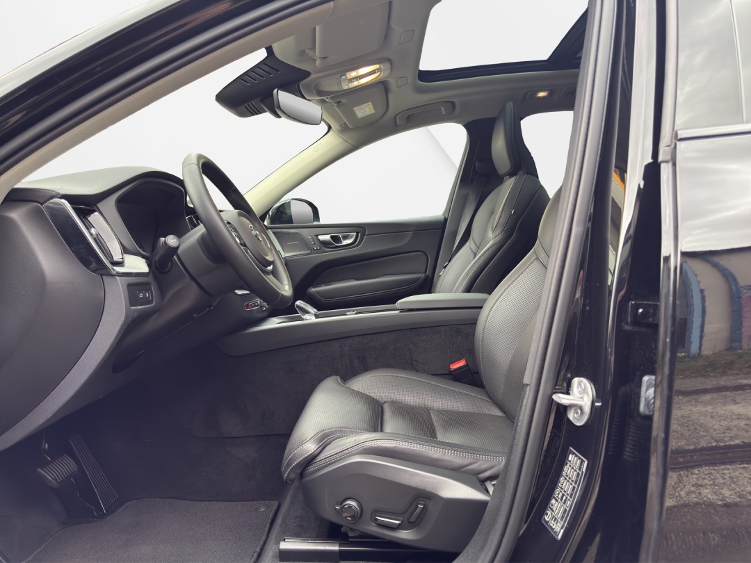 VOLVO XC60 T6 eAWD PluginHybrid Xcentric Geartronic-image-8