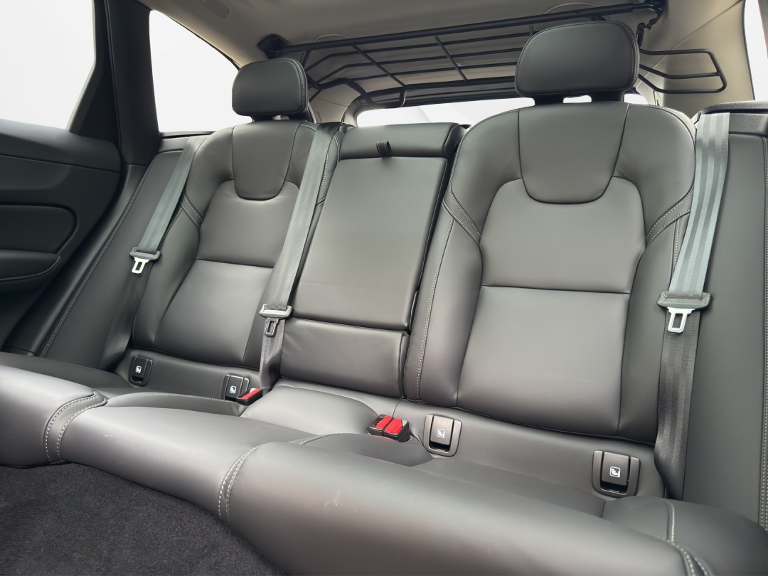 VOLVO XC60 T6 eAWD PluginHybrid Xcentric Geartronic-image-10