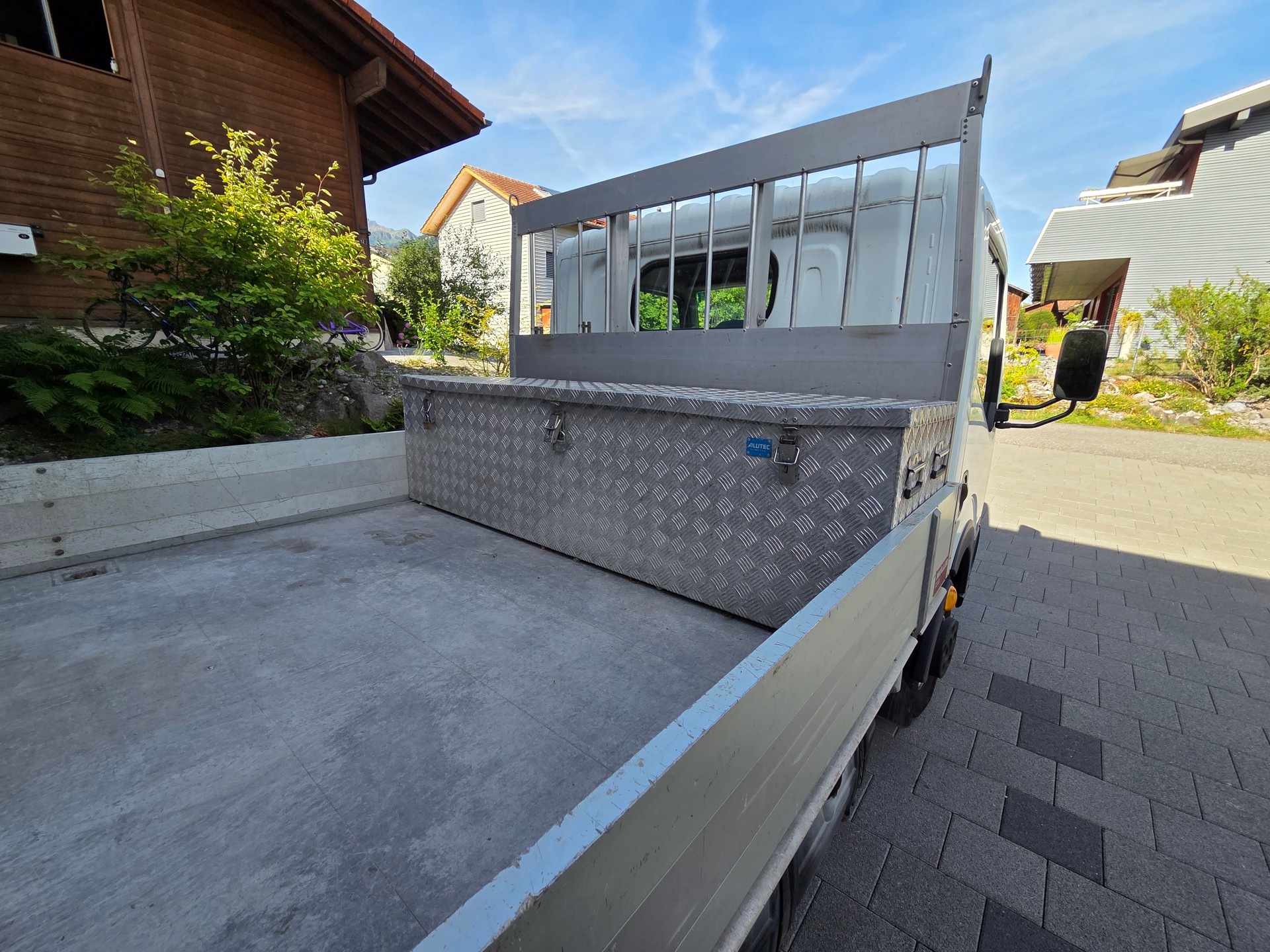 NISSAN CABSTAR-image-3