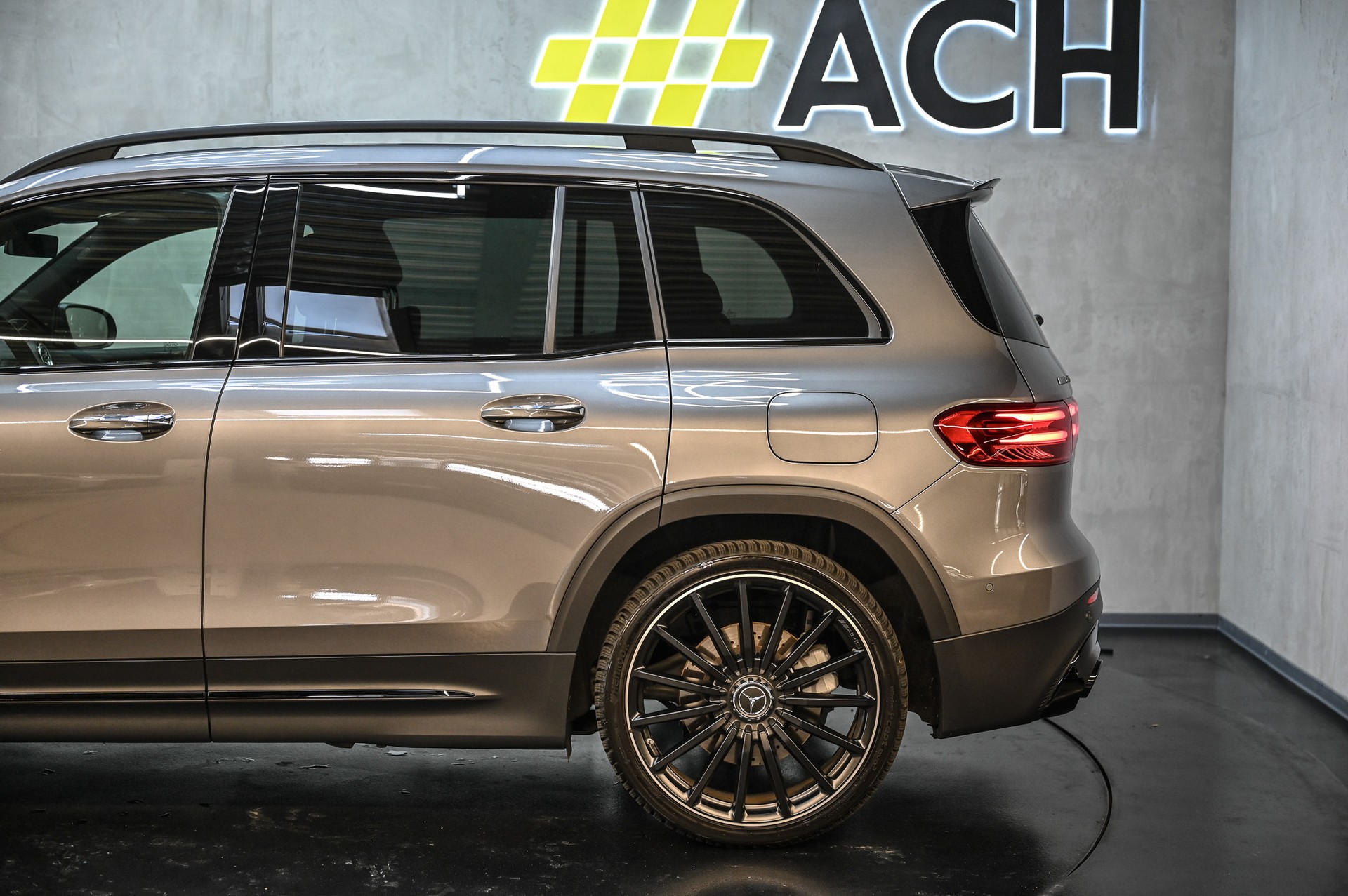 MERCEDES-BENZ GLB 35 AMG 4matic-image-13