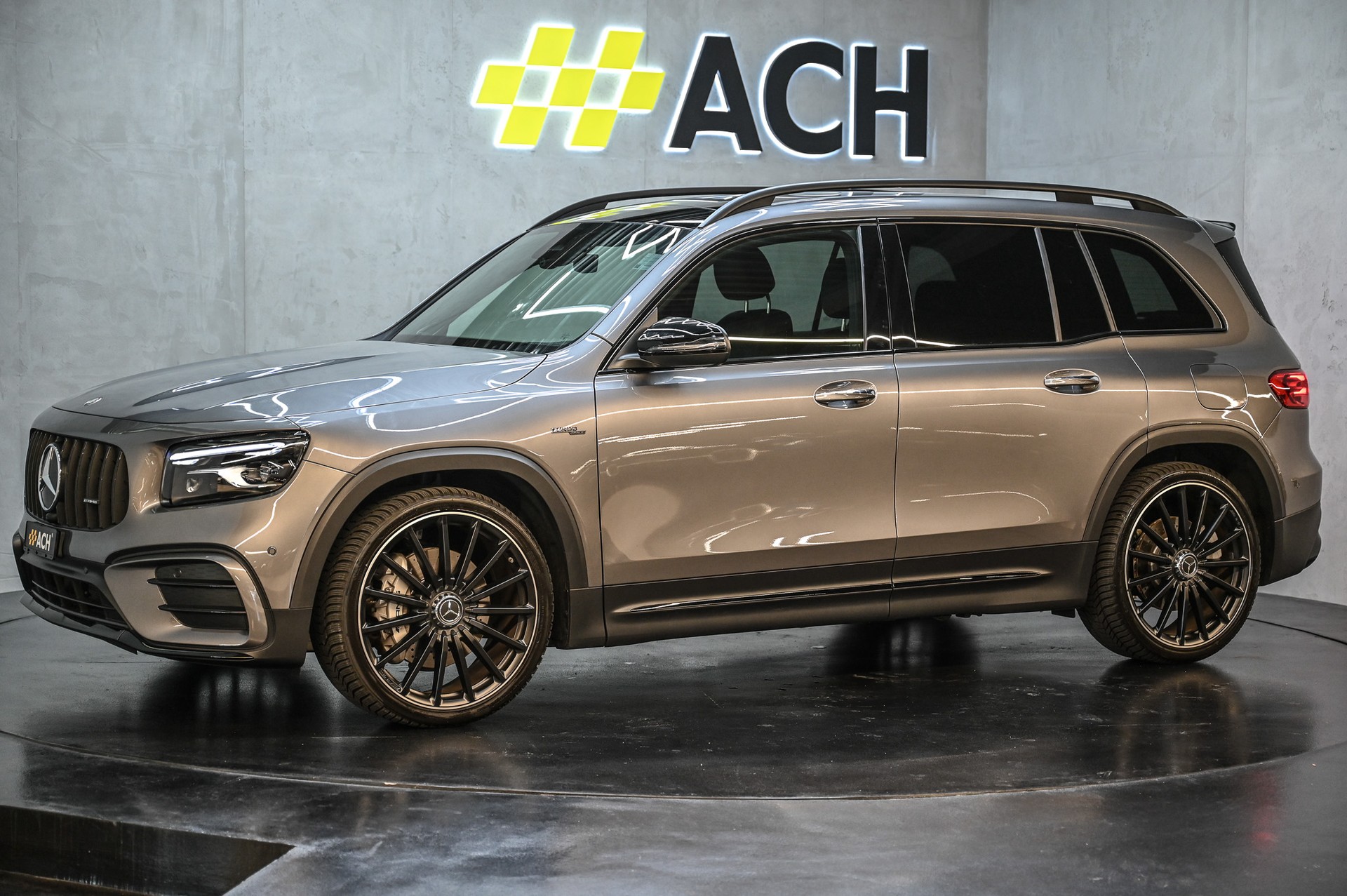 MERCEDES-BENZ GLB 35 AMG 4matic-showroom-element-3