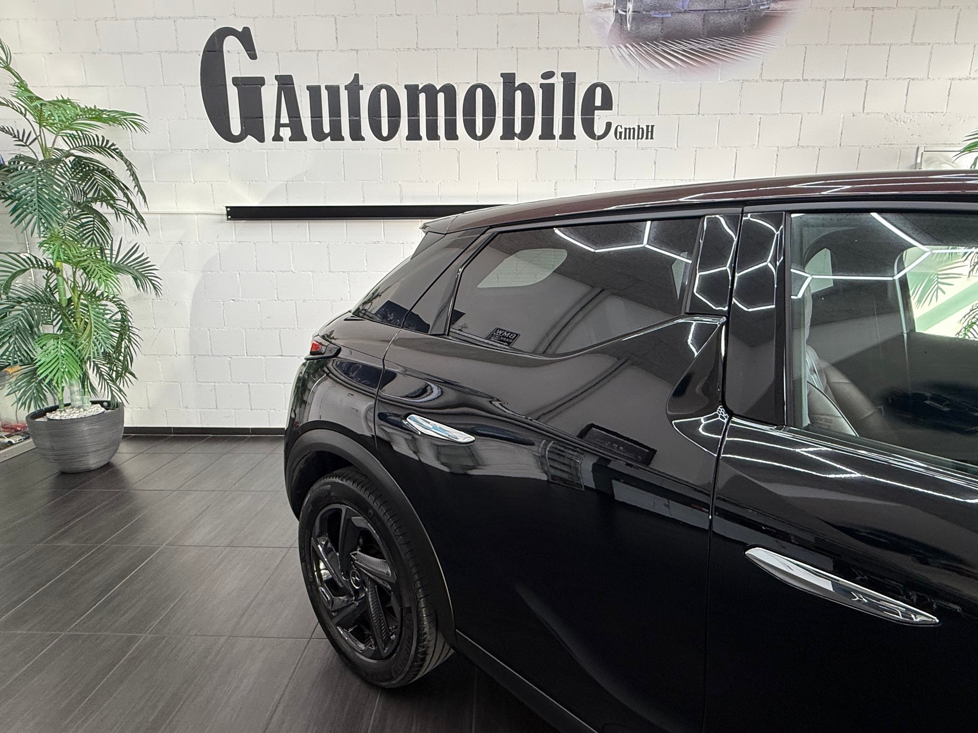 DS AUTOMOBILES DS 3 Crossback 1.2 PureTech La Première EAT8-showroom-element-3