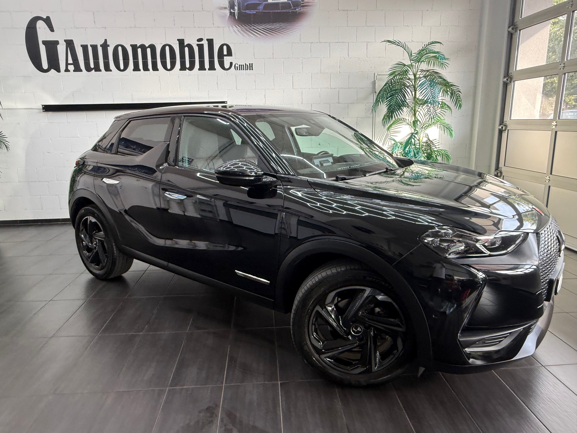 DS AUTOMOBILES DS 3 Crossback 1.2 PureTech La Première EAT8-showroom-element-2