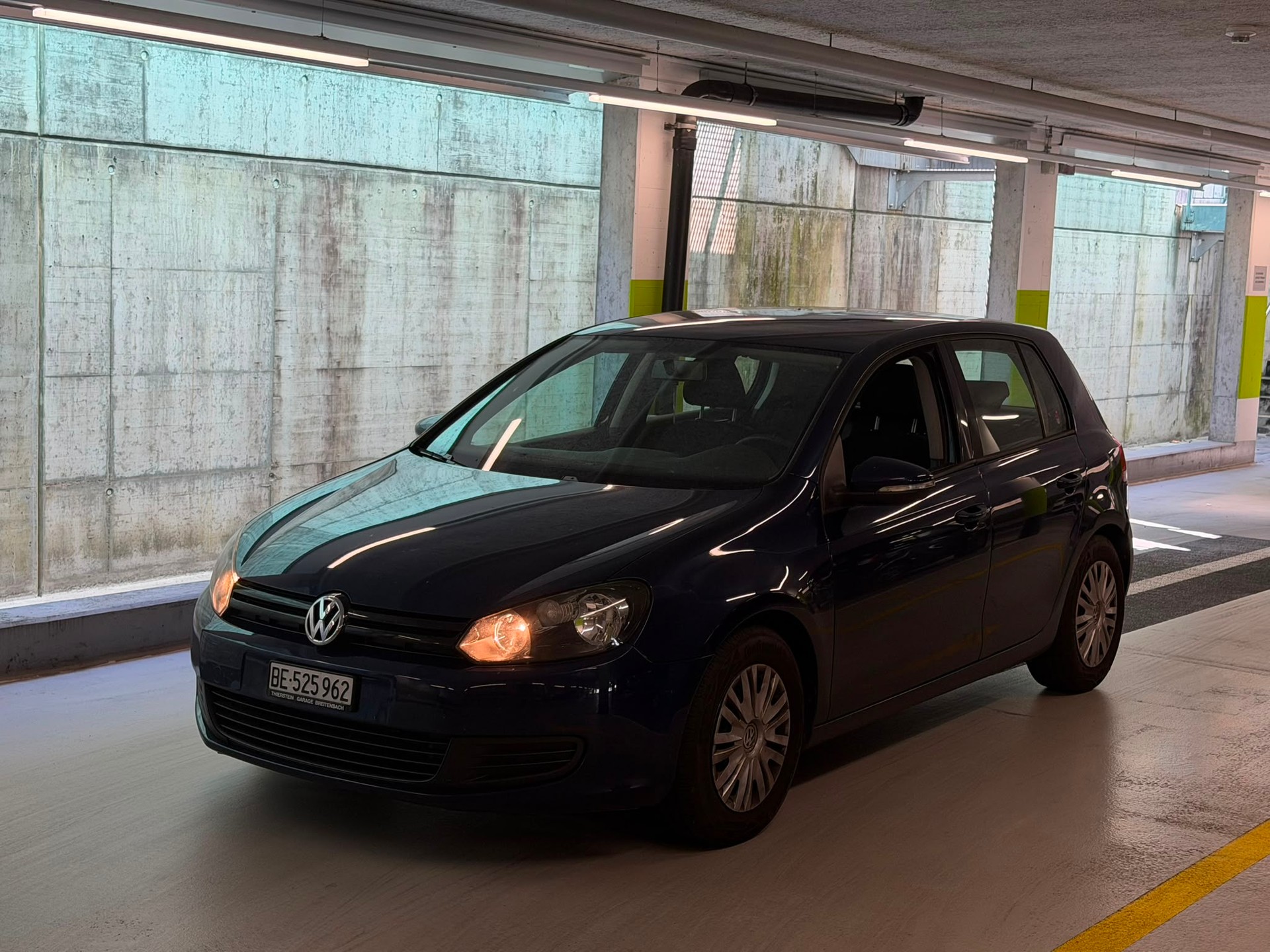 VW Golf 2.0 TDI Comfortline-showroom-element-1