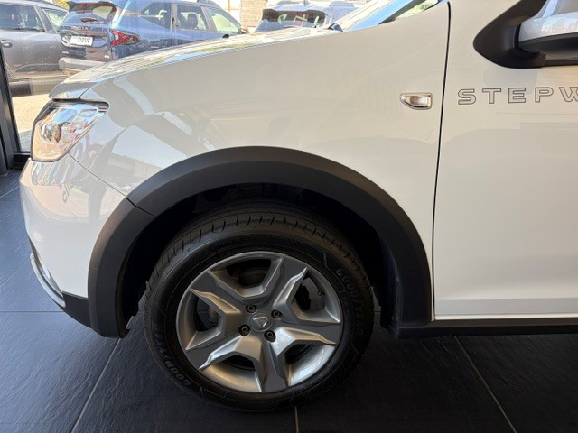 DACIA Logan MCV 0.9 Stepway Unlimited-showroom-element-3