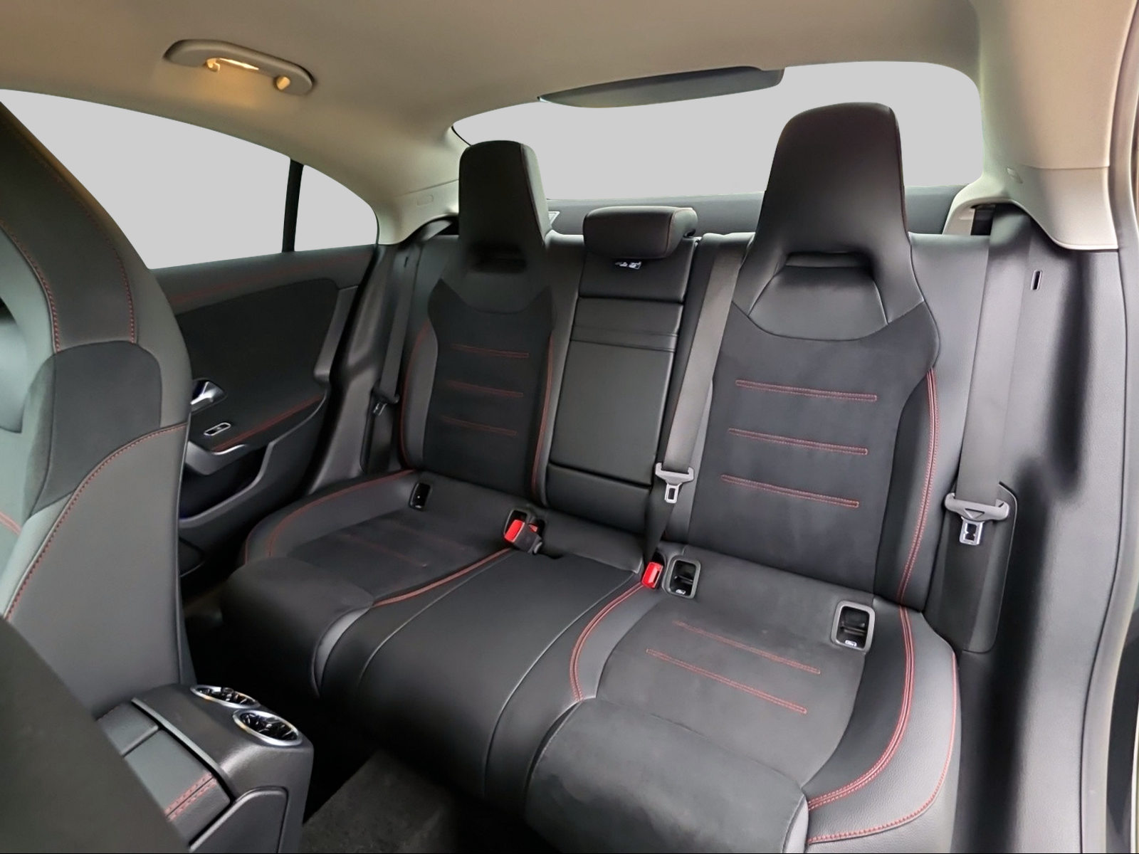 MERCEDES-BENZ CLA 35 AMG 4Matic 7G-DCT-image-14