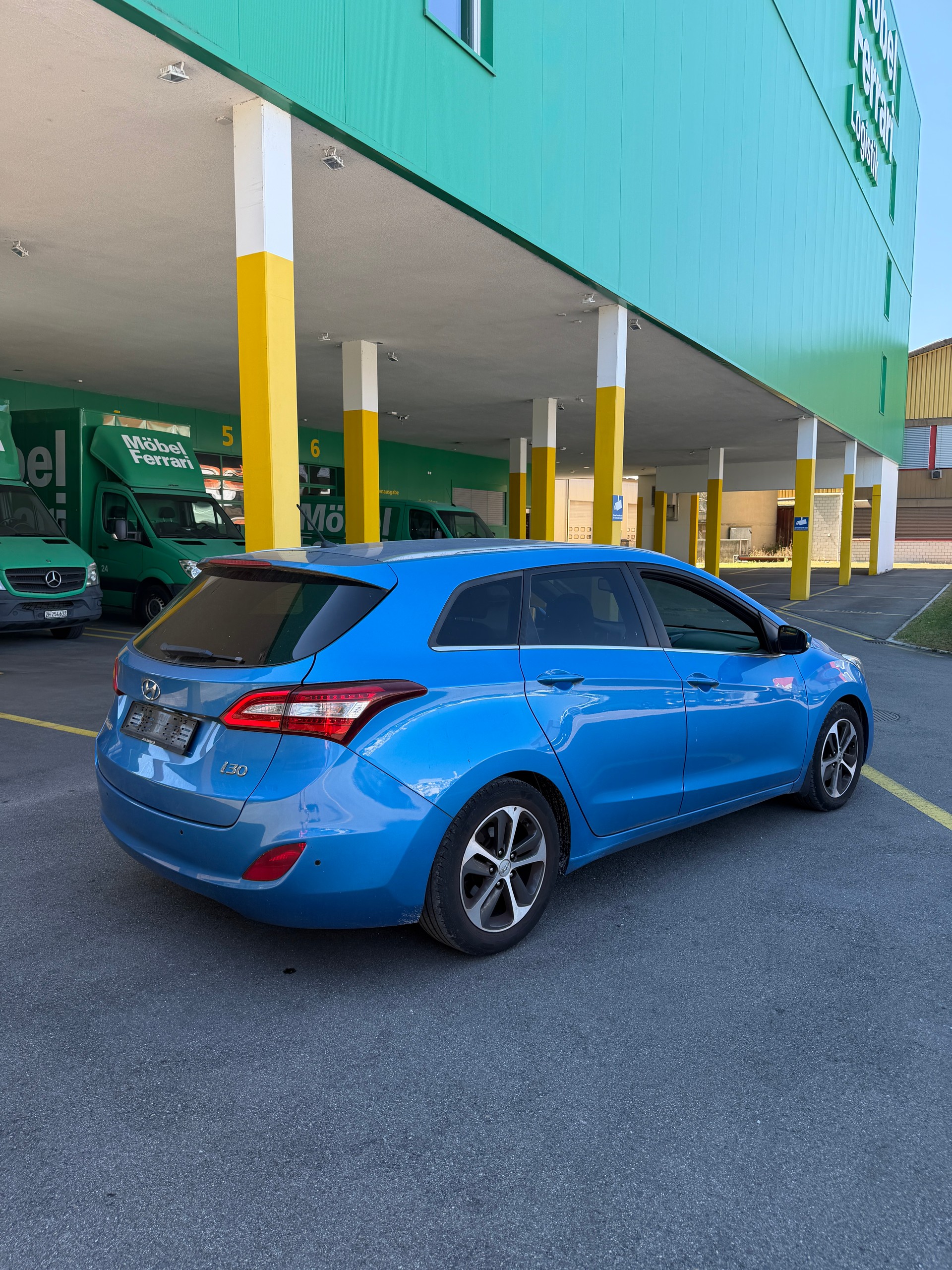 HYUNDAI i30 Wagon 1.6 GDI Amplia-image-6