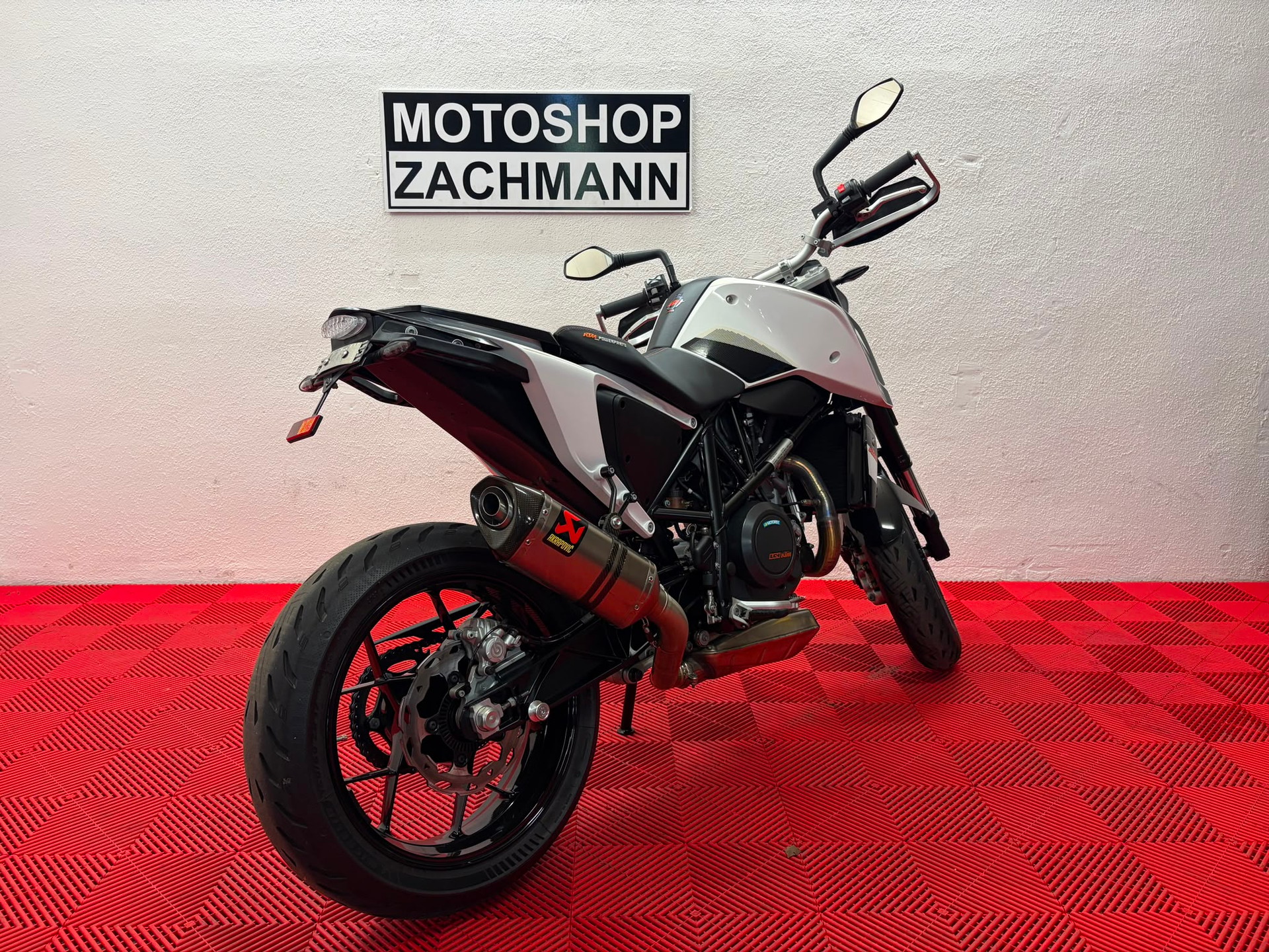 KTM 690 Duke ABS-image-5