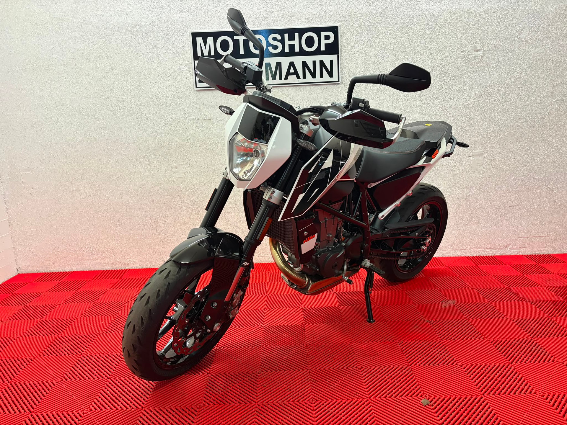 KTM 690 Duke ABS-image-2