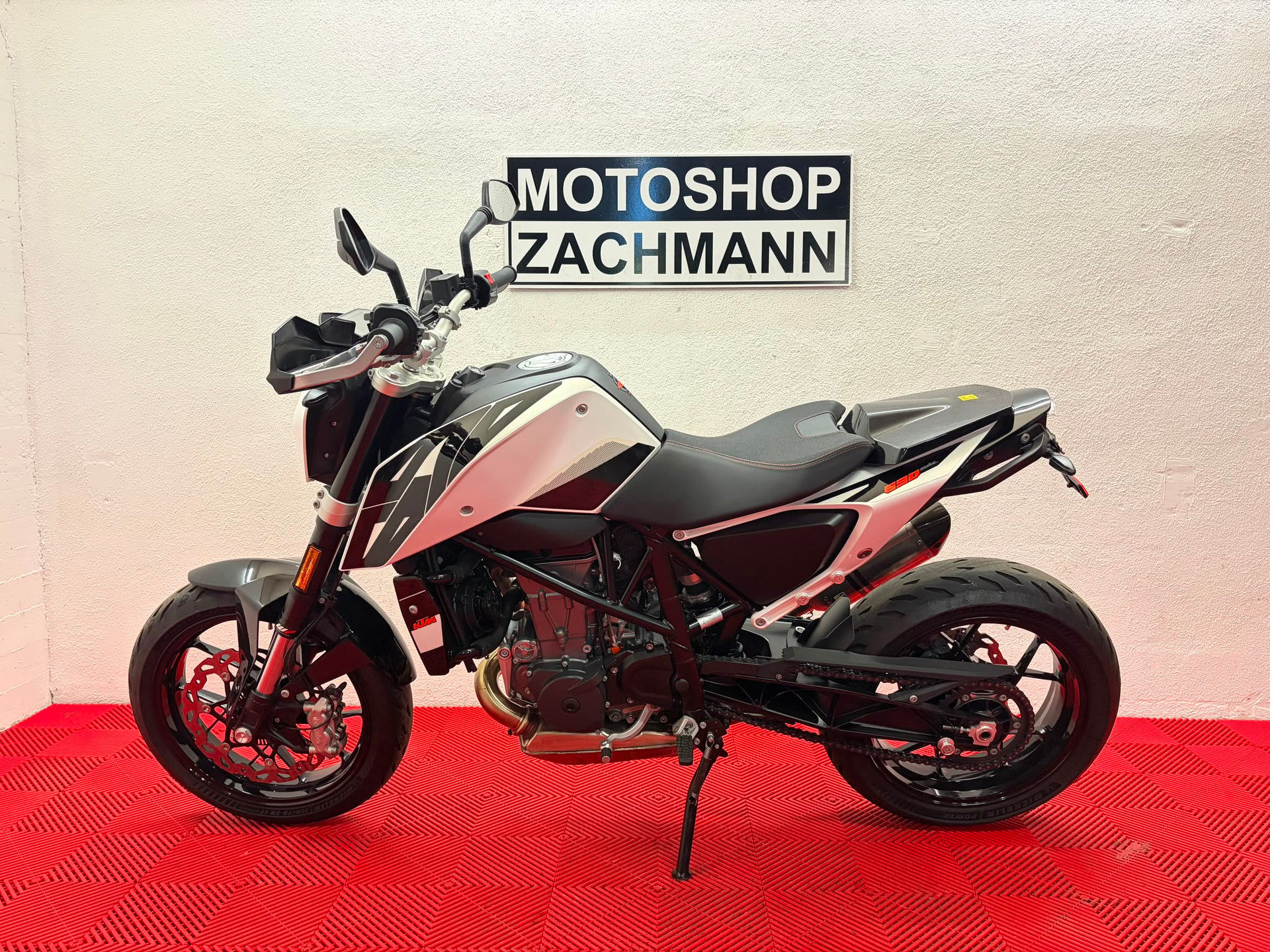 KTM 690 Duke ABS-image-3