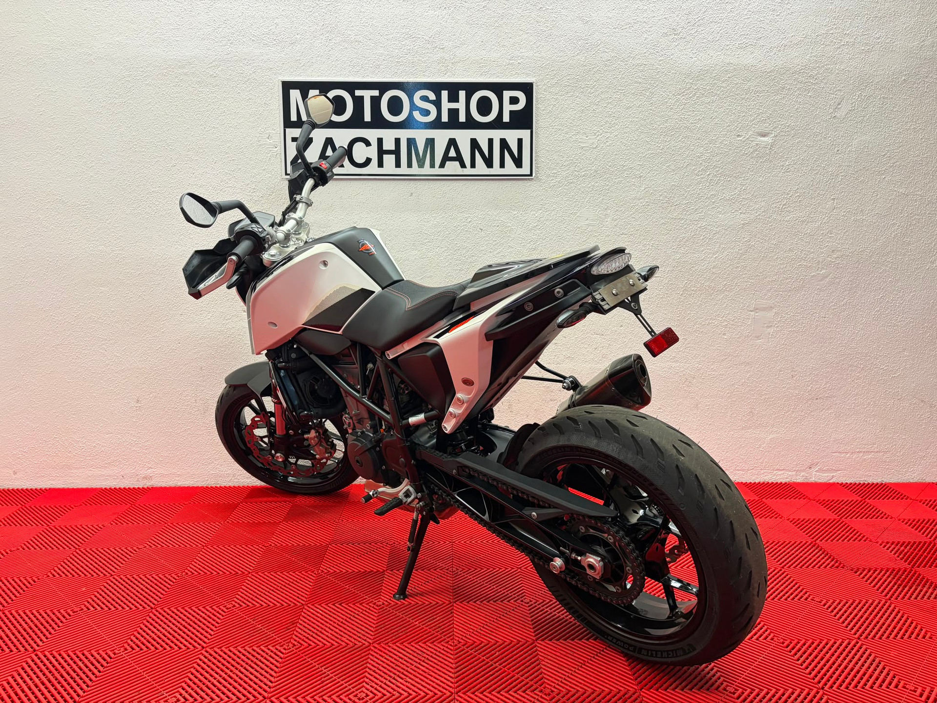 KTM 690 Duke ABS-image-4