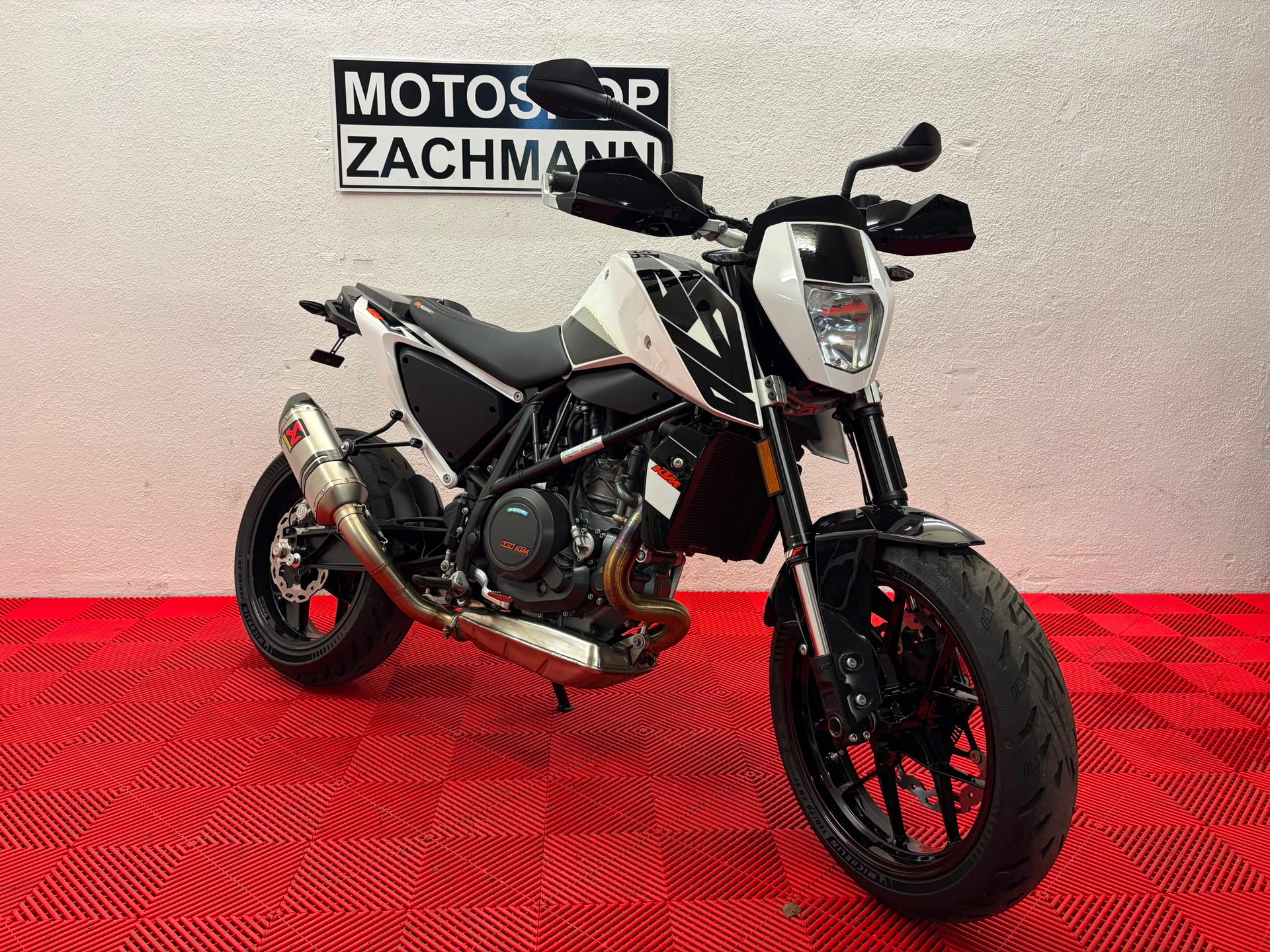 KTM 690 Duke ABS-image-1
