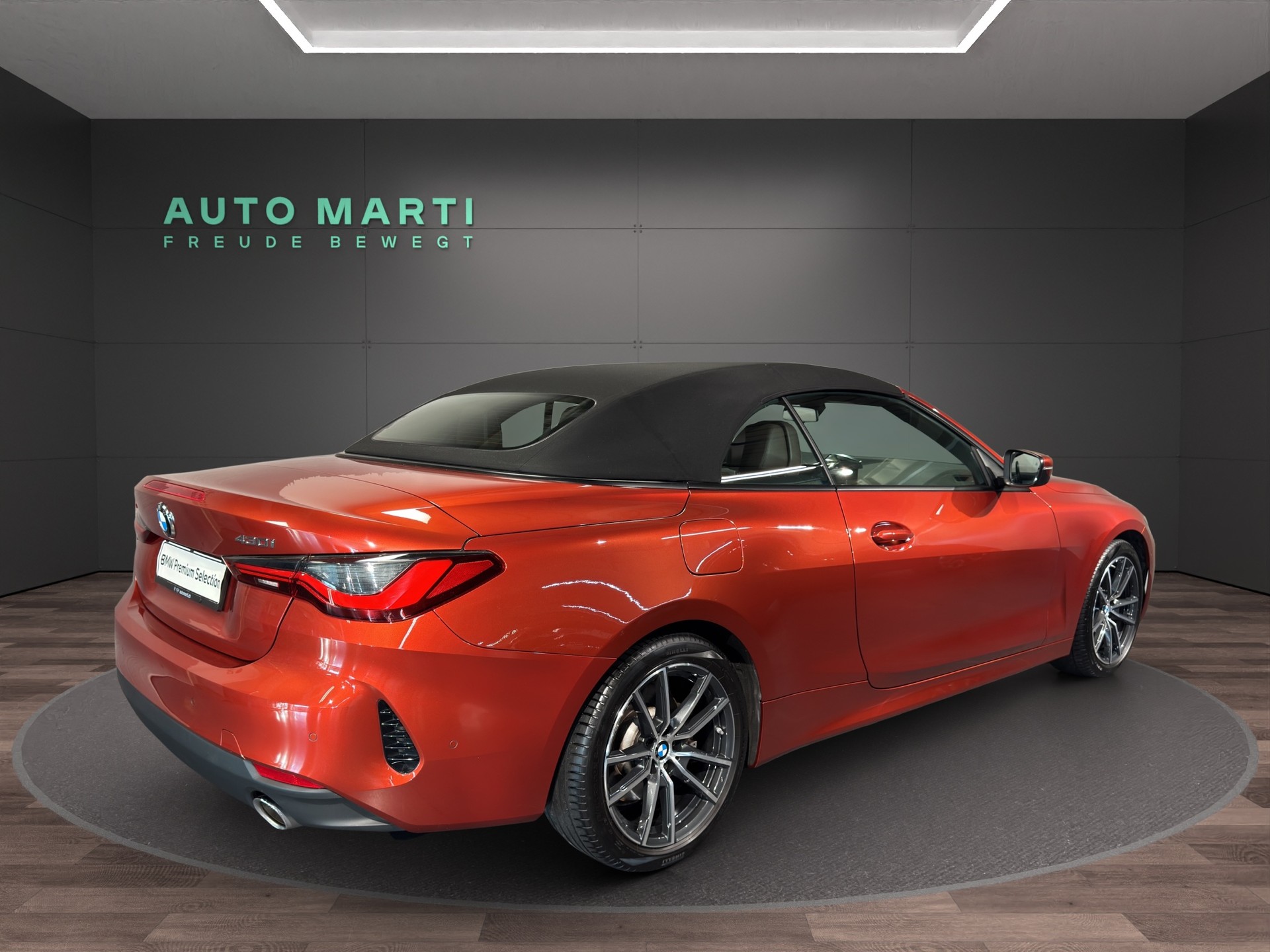 BMW 430i xDrive Cabrio-showroom-element-3