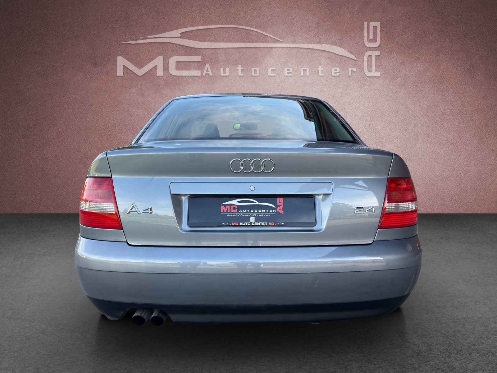 AUDI A4 2.4 Ambition-image-4