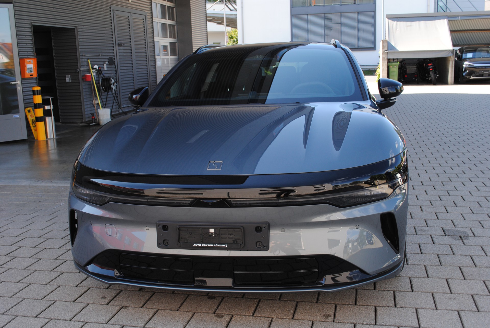 ZEEKR 7GT 100kWh Prvilege Launch Edition AWD-showroom-element-1