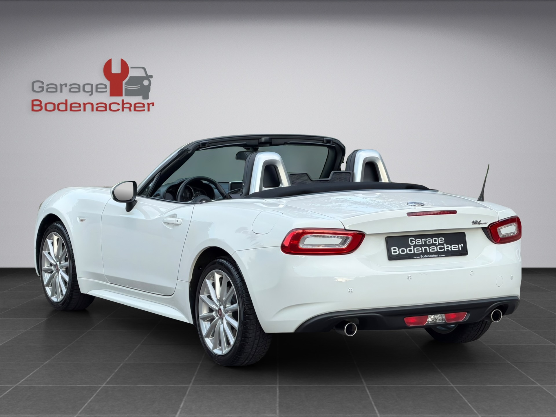 FIAT 124 Spider 1.4 TB Lusso-showroom-element-3