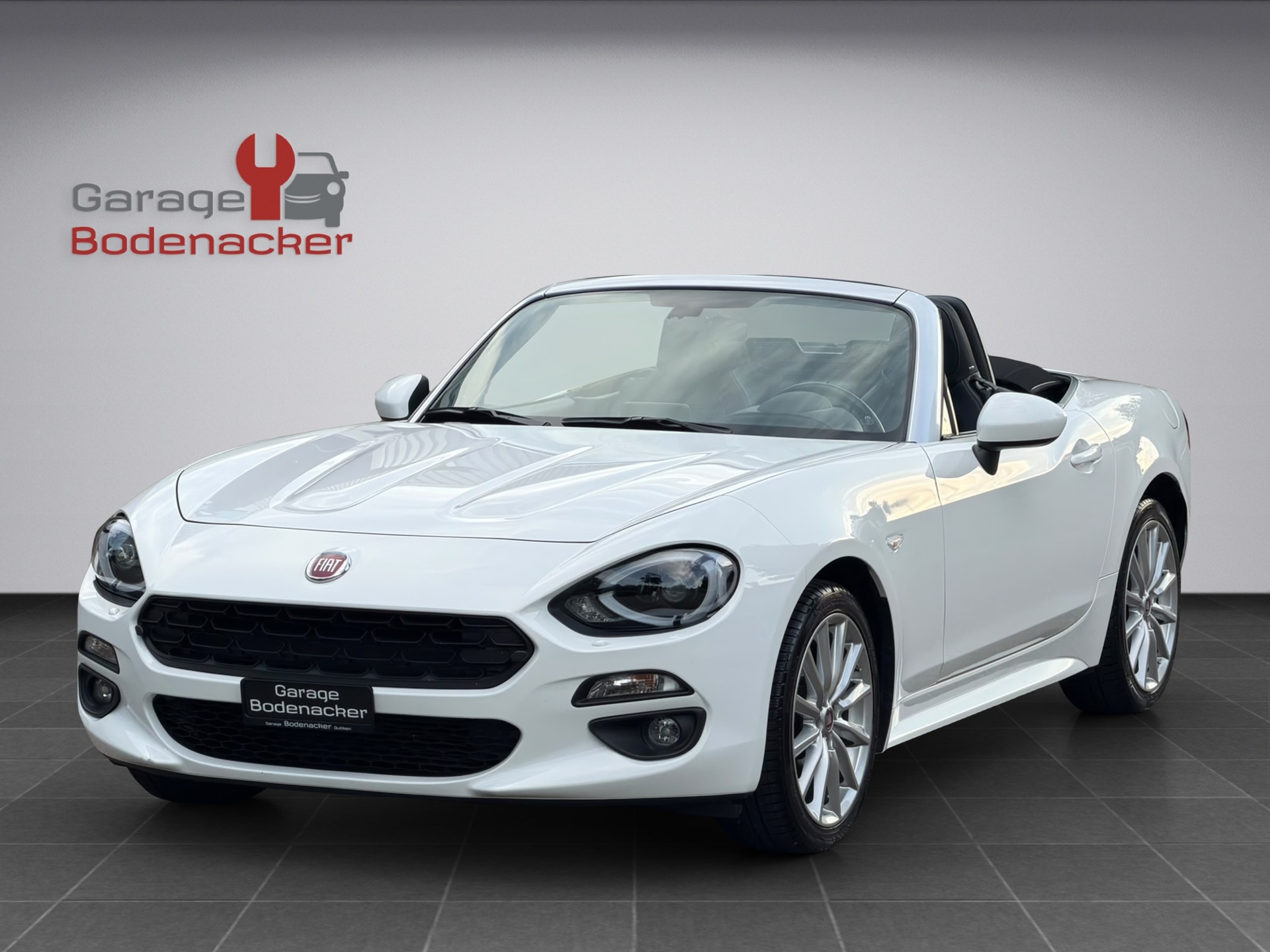 FIAT 124 Spider 1.4 TB Lusso-showroom-element-1