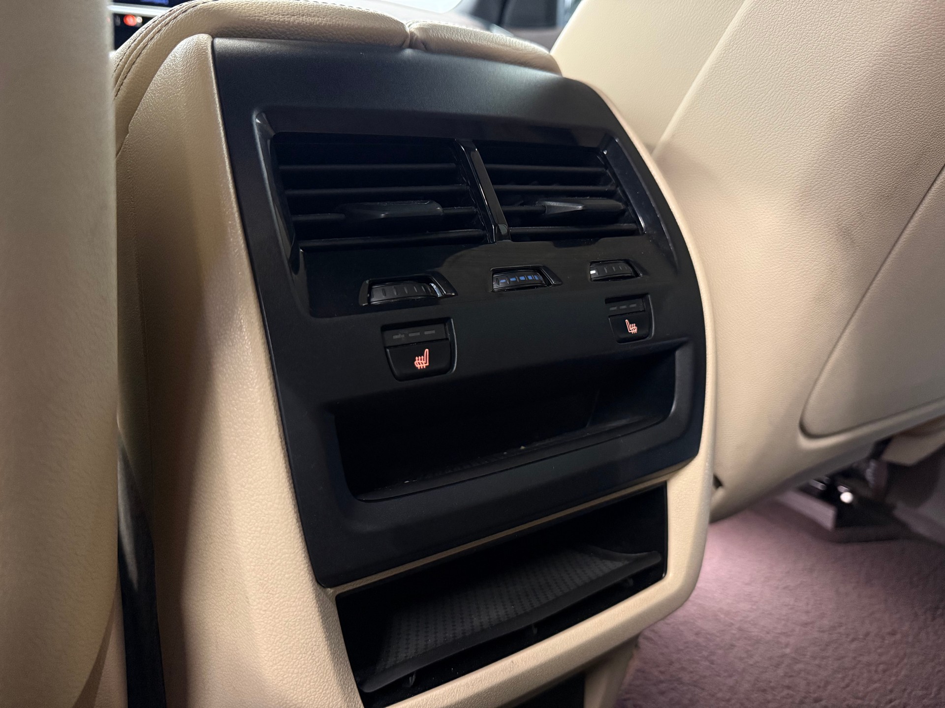 BMW X5 xDrive 40i Steptronic-image-32
