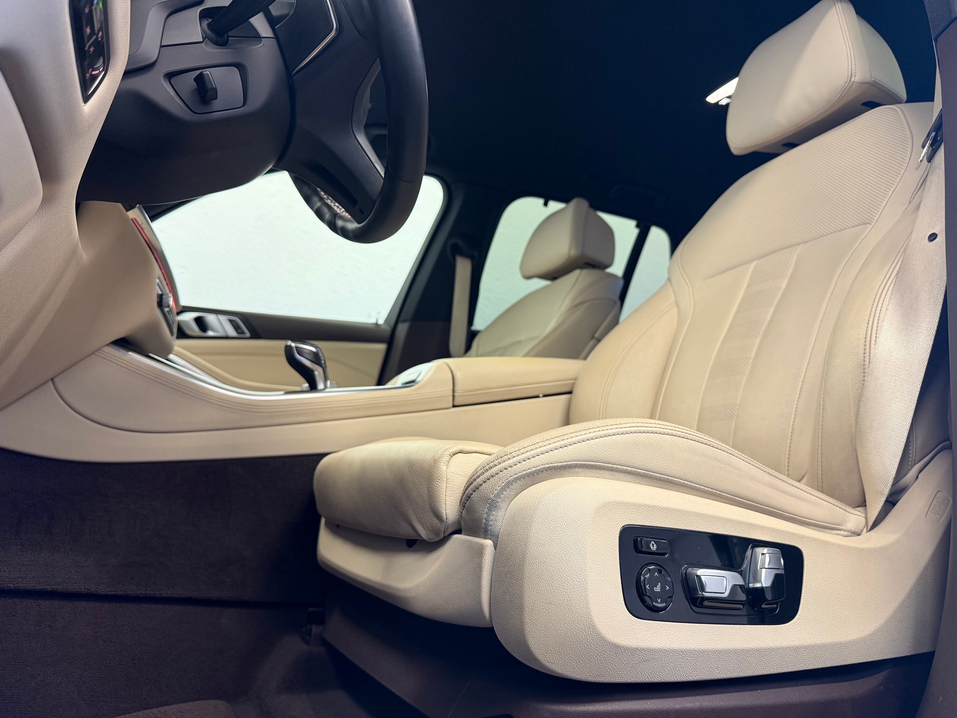 BMW X5 xDrive 40i Steptronic-image-17