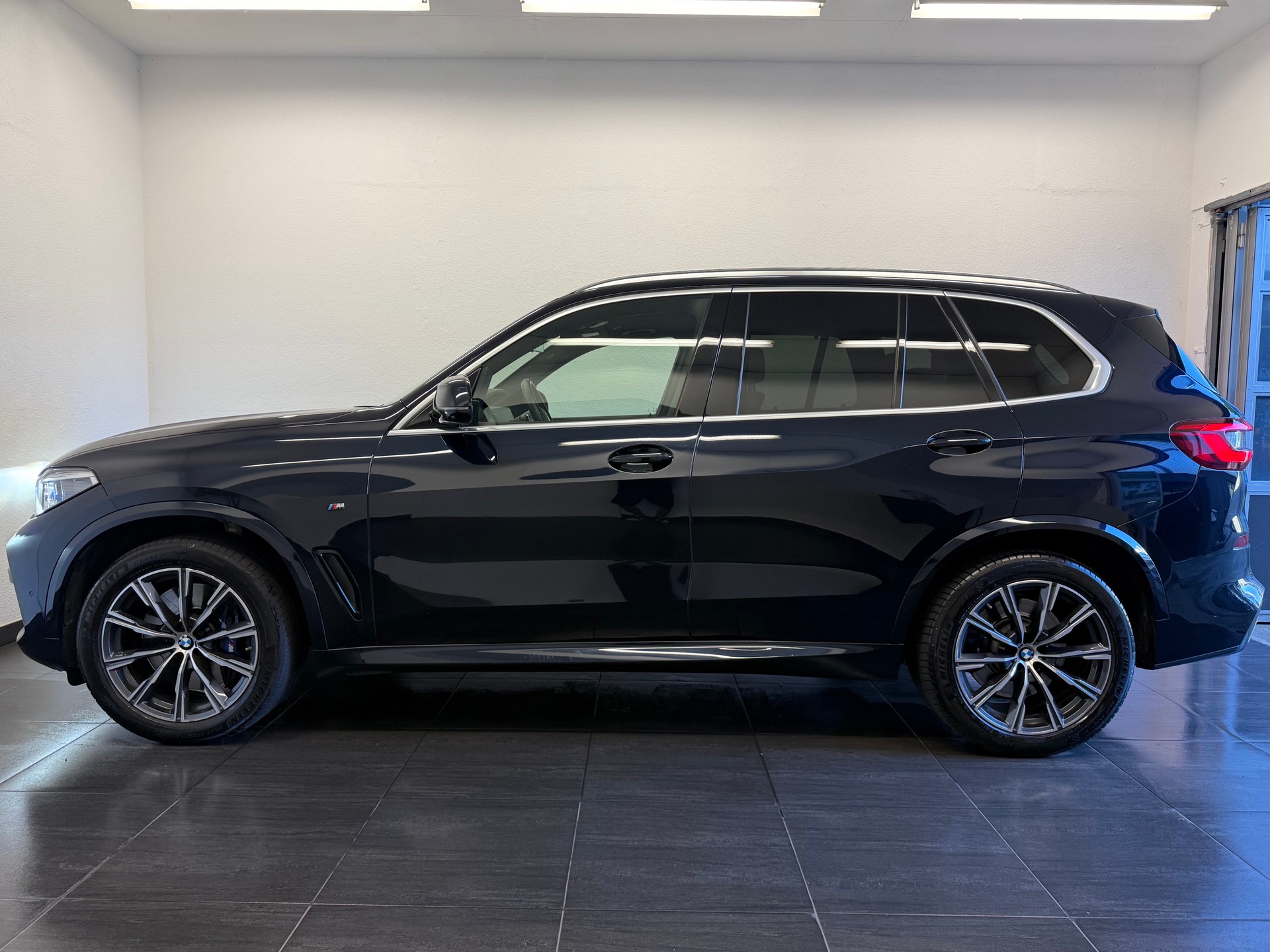 BMW X5 xDrive 40i Steptronic-image-6