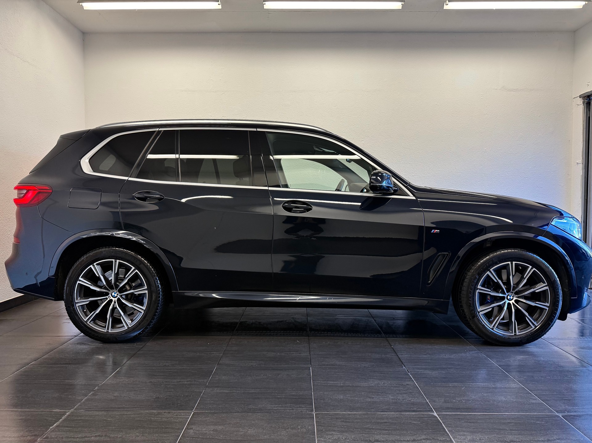BMW X5 xDrive 40i Steptronic-image-4