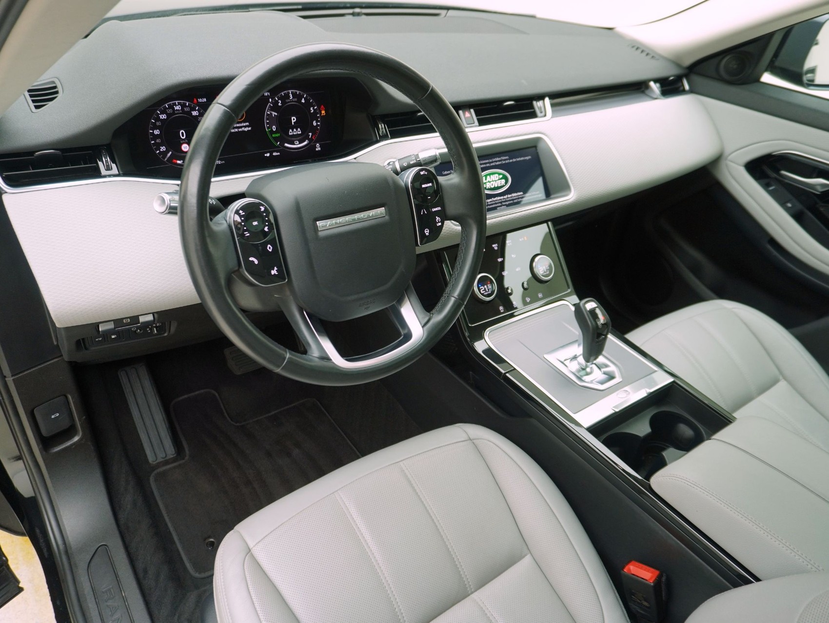 LAND ROVER Range Rover Evoque 1.5 T 300e S AWD-image-11