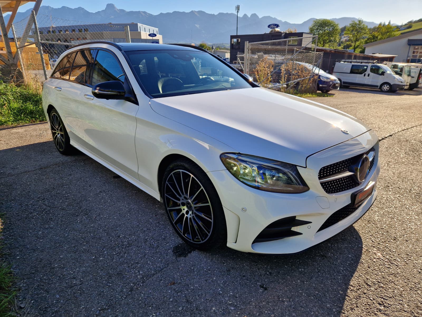 MERCEDES-BENZ C 220 d Swiss Star AMG Line 4M 9G-Tronic-showroom-element-2