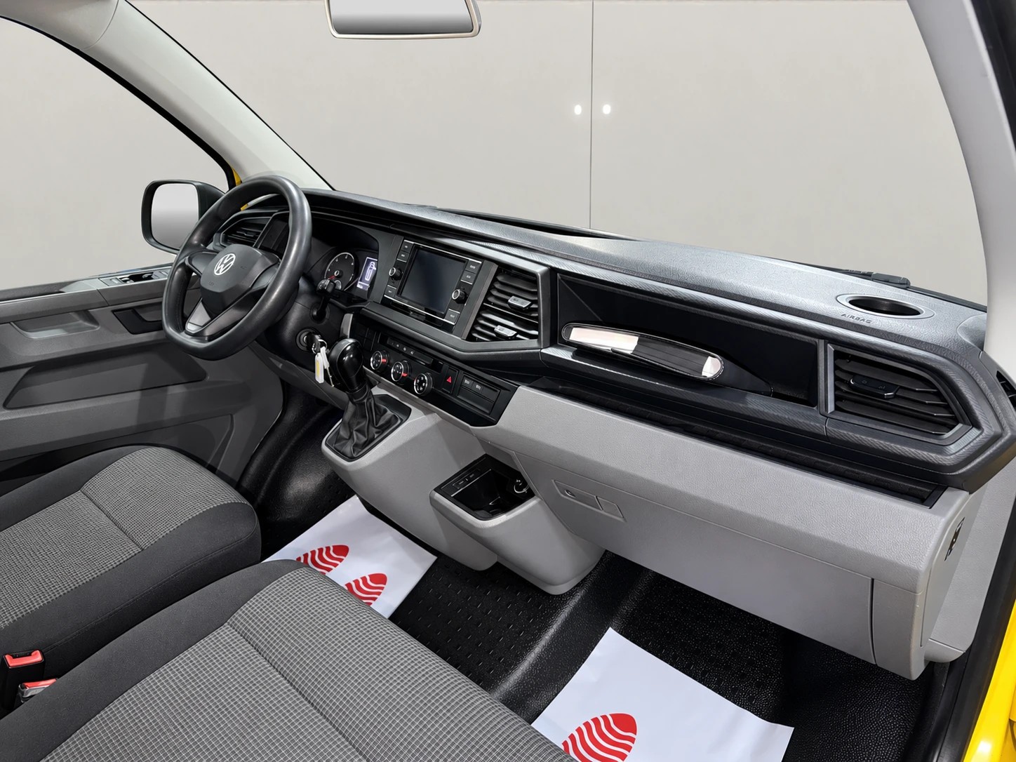 VW T6.1 2.0 TDI 4Motion DSG-image-10