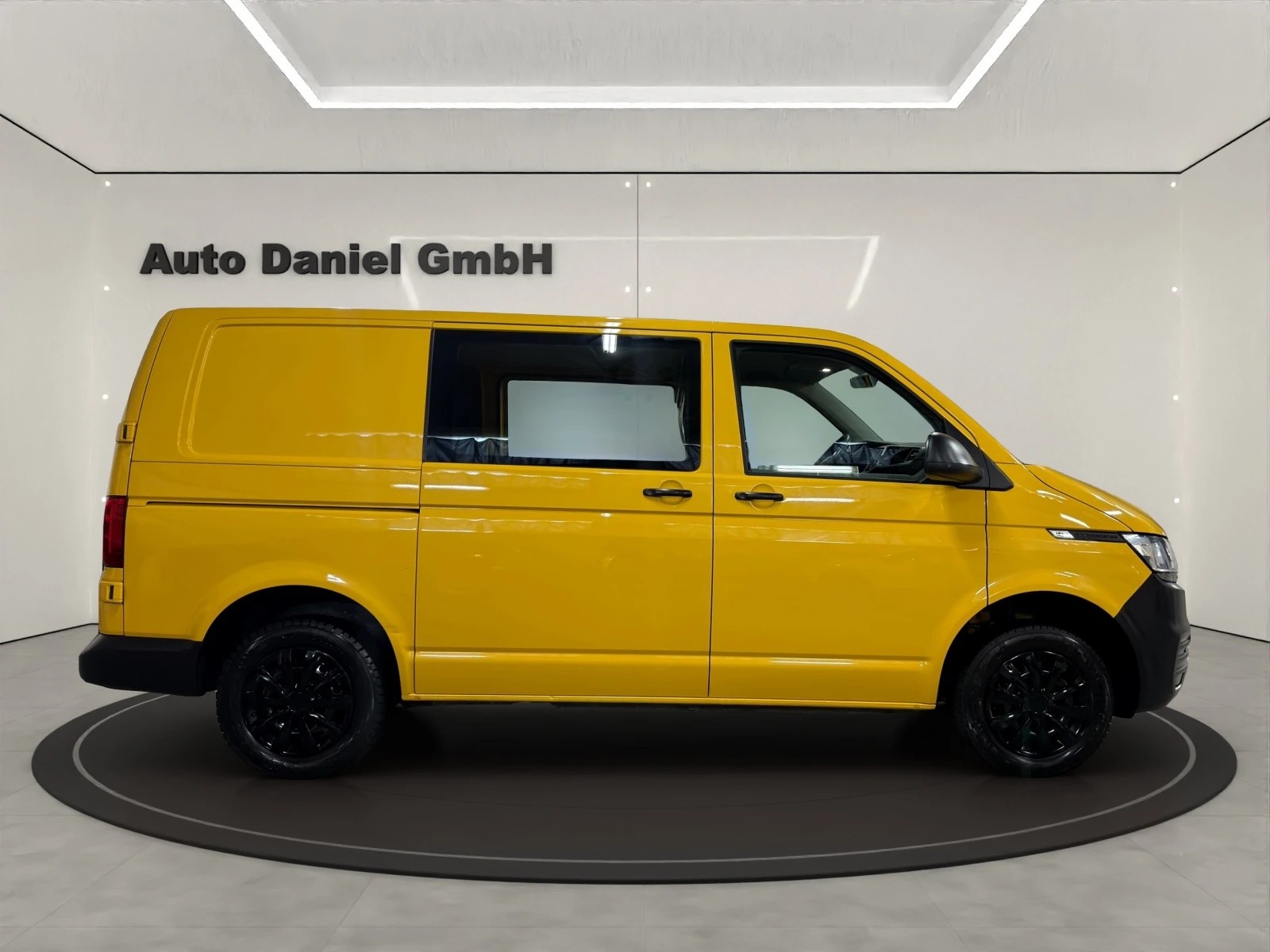 VW T6.1 2.0 TDI 4Motion DSG-image-4