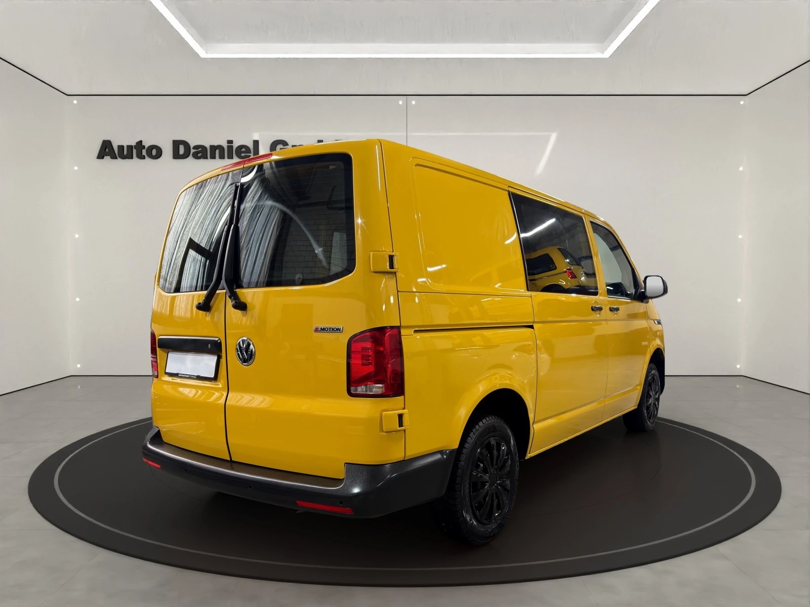 VW T6.1 2.0 TDI 4Motion DSG-image-5