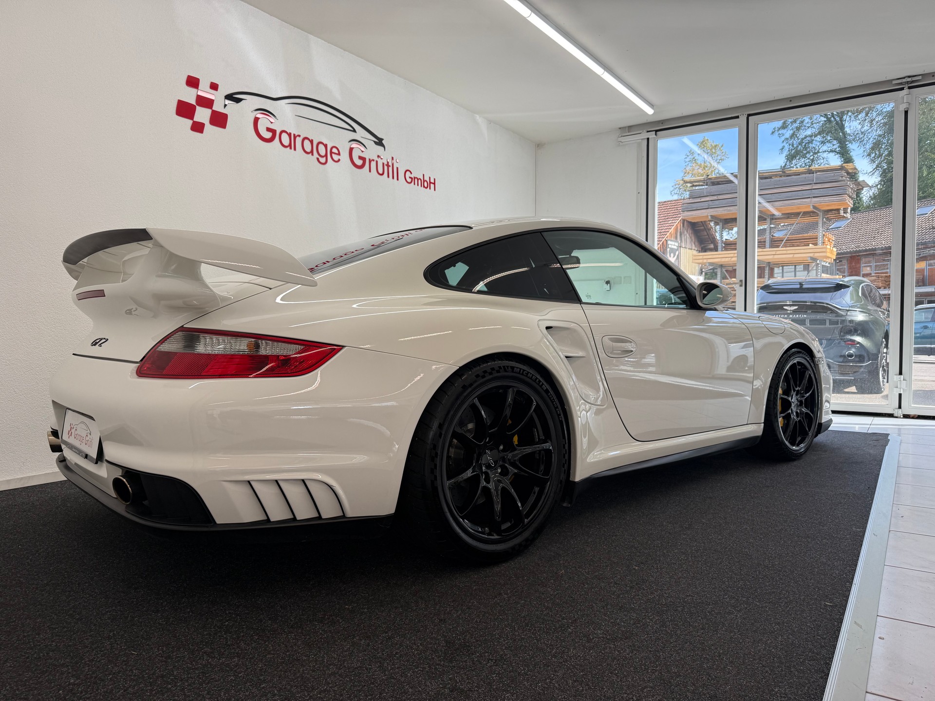 PORSCHE 911 Coupé 3.6 GT2-showroom-element-2