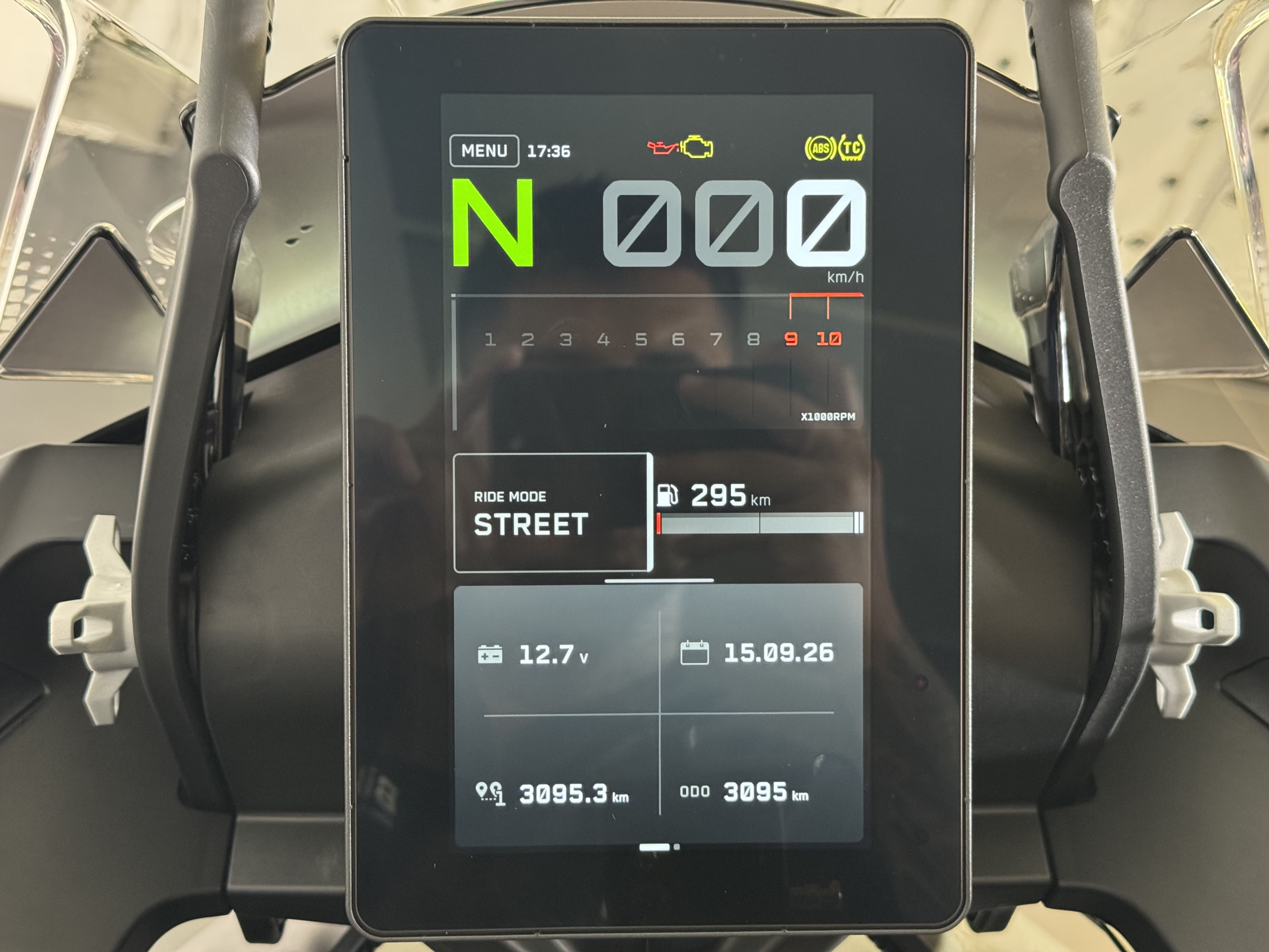 KTM 1390 Super Adventure S-image-2