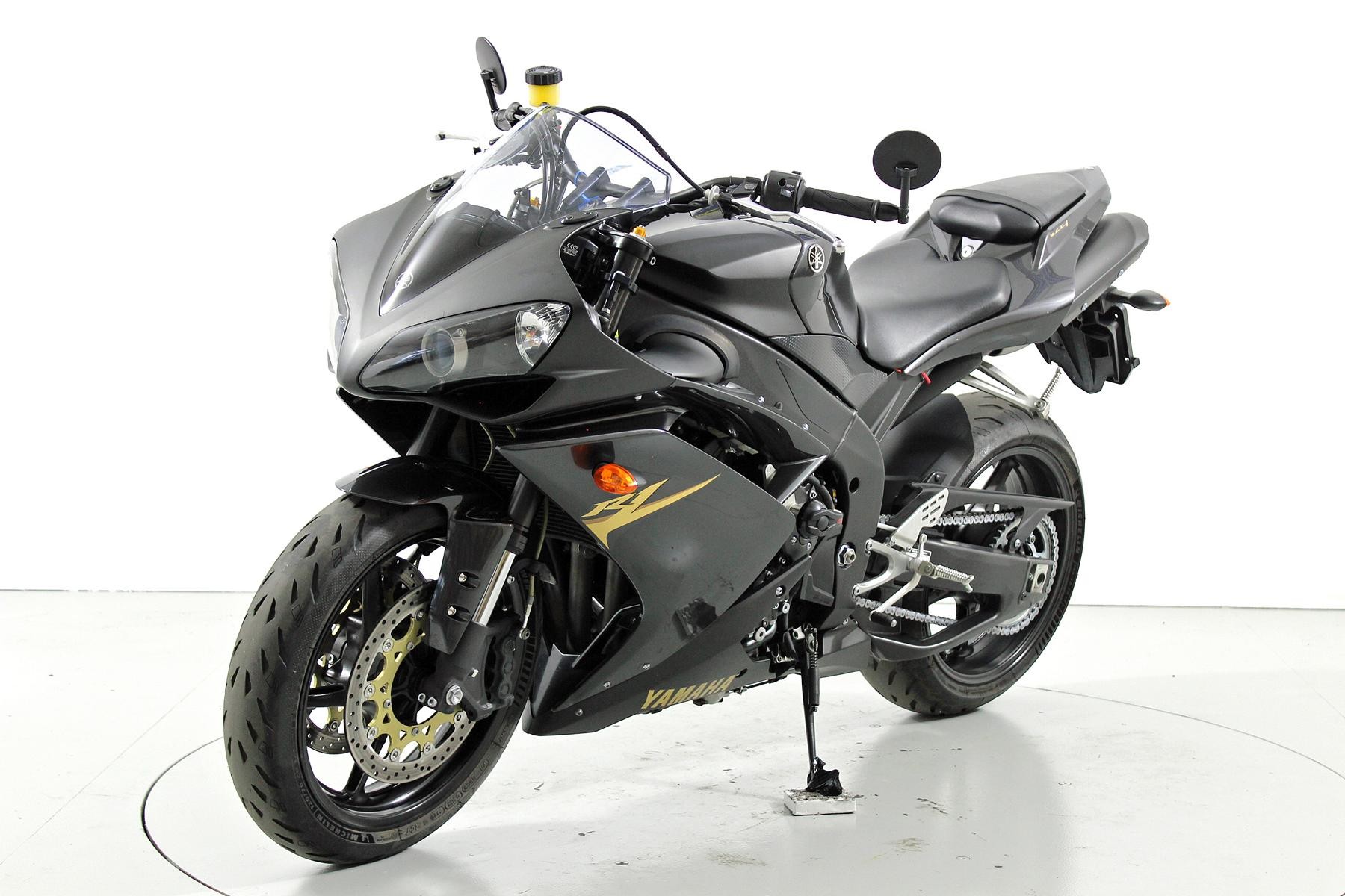 YAMAHA YZF-R1-image-2