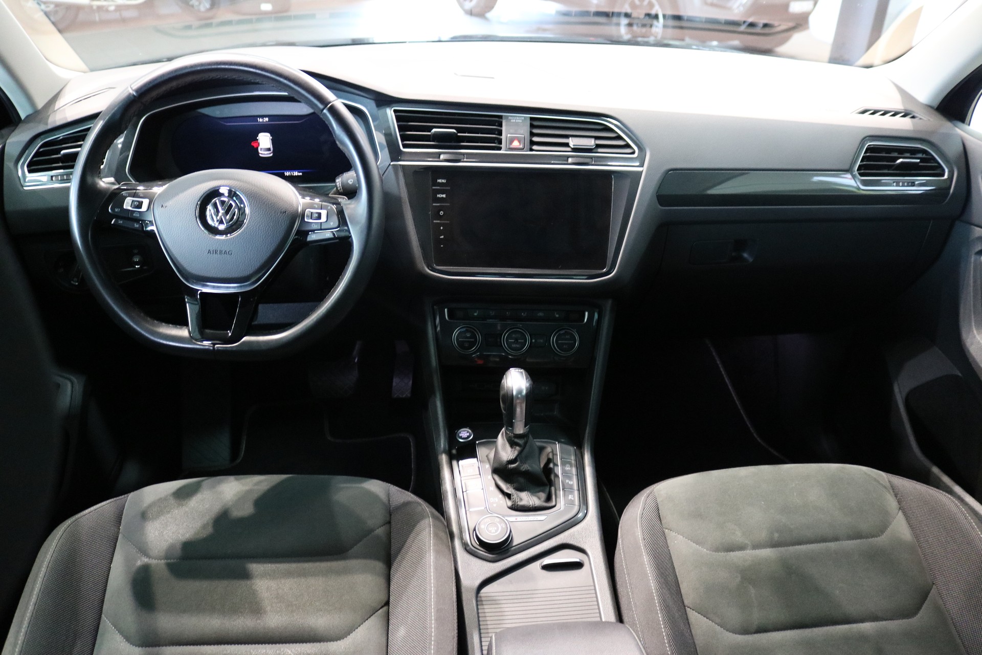 VW Tiguan 2.0TSI Highline 4Motion DSG-image-41