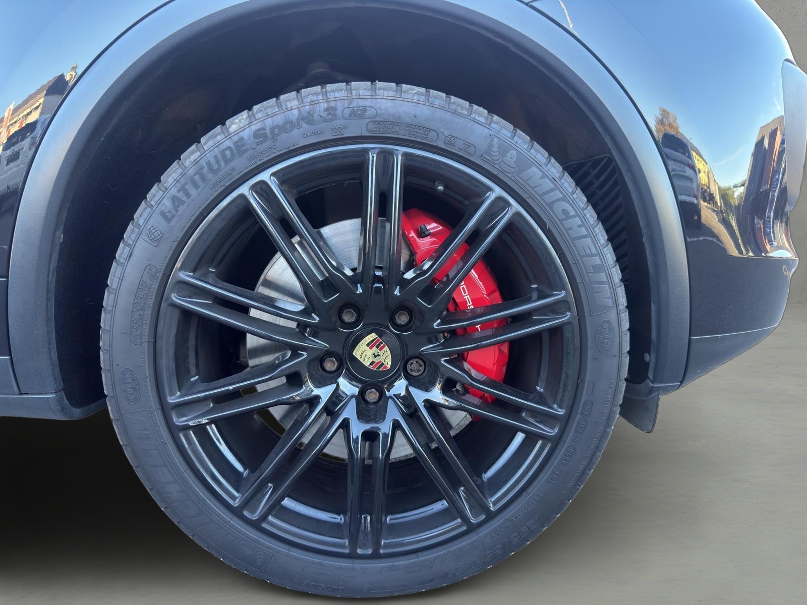 PORSCHE Cayenne Turbo-image-16