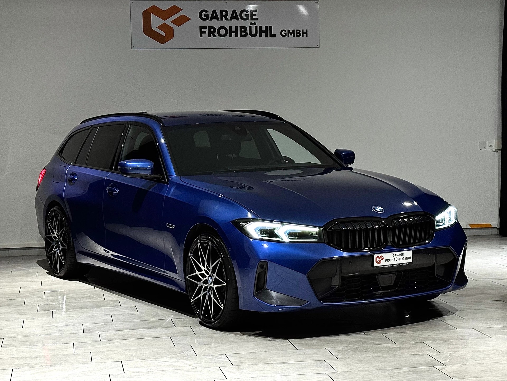 BMW 330e xDrive Steptronic M Sport-showroom-element-1