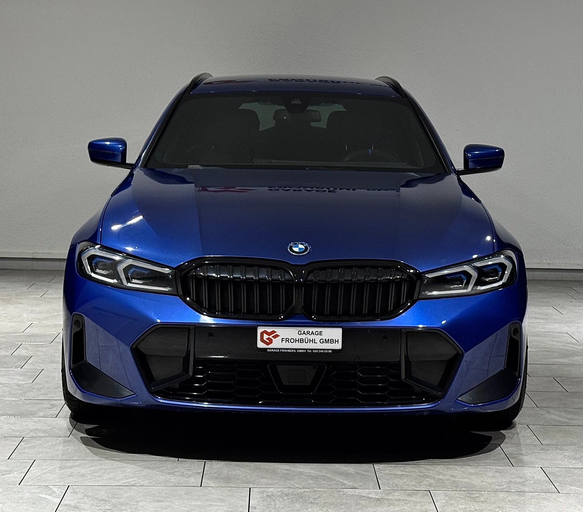 BMW 330e xDrive Steptronic M Sport-showroom-element-2