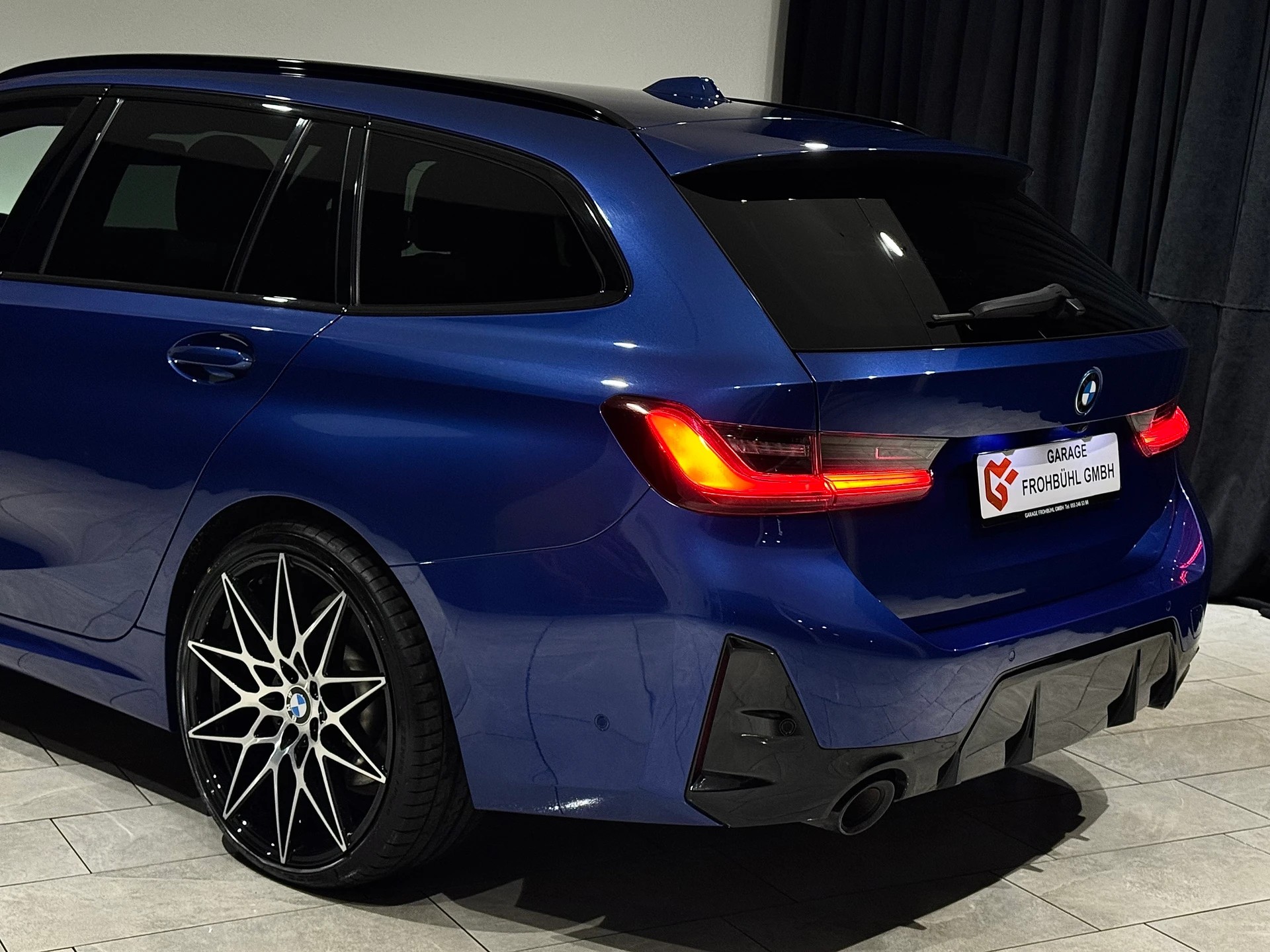 BMW 330e xDrive Steptronic M Sport-image-10